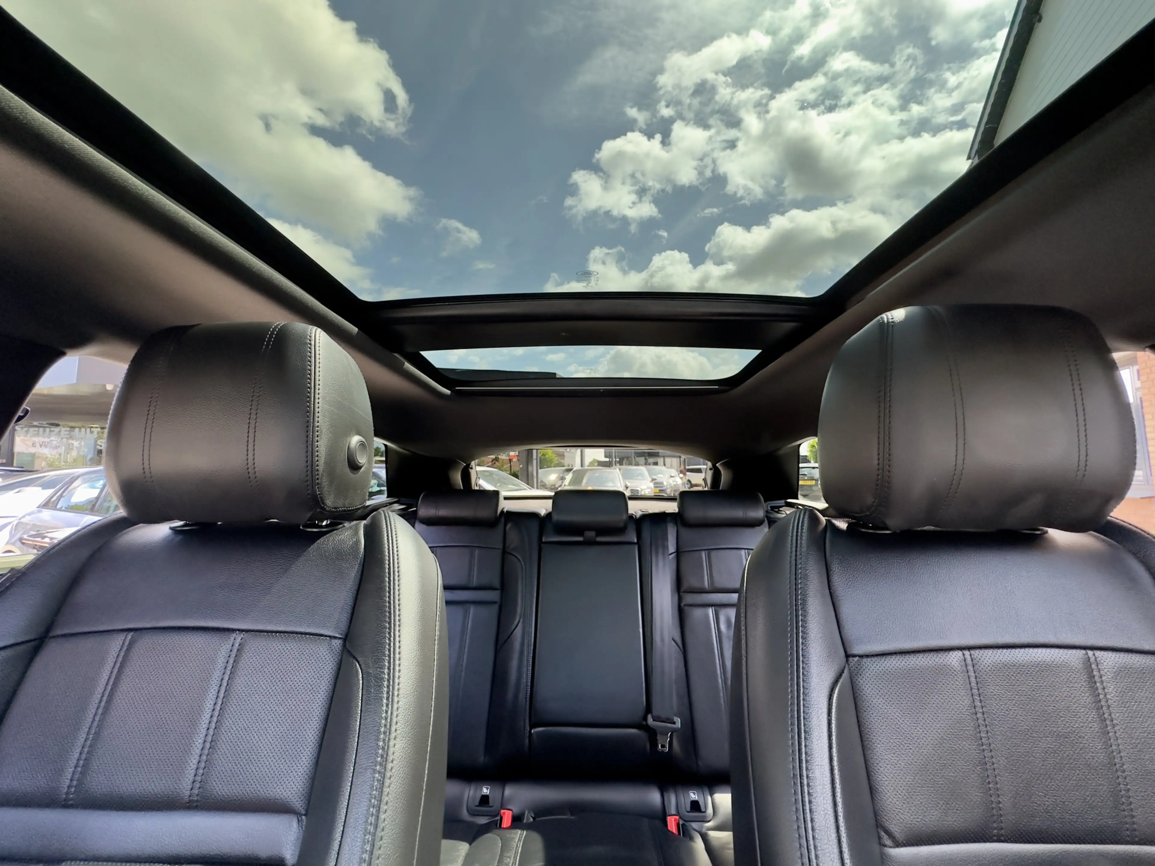 Land Rover Range Rover Evoque 1.5 P300e ACTIE! BETAAL NU 50% 14950 DE REST IN 2J — photo 6