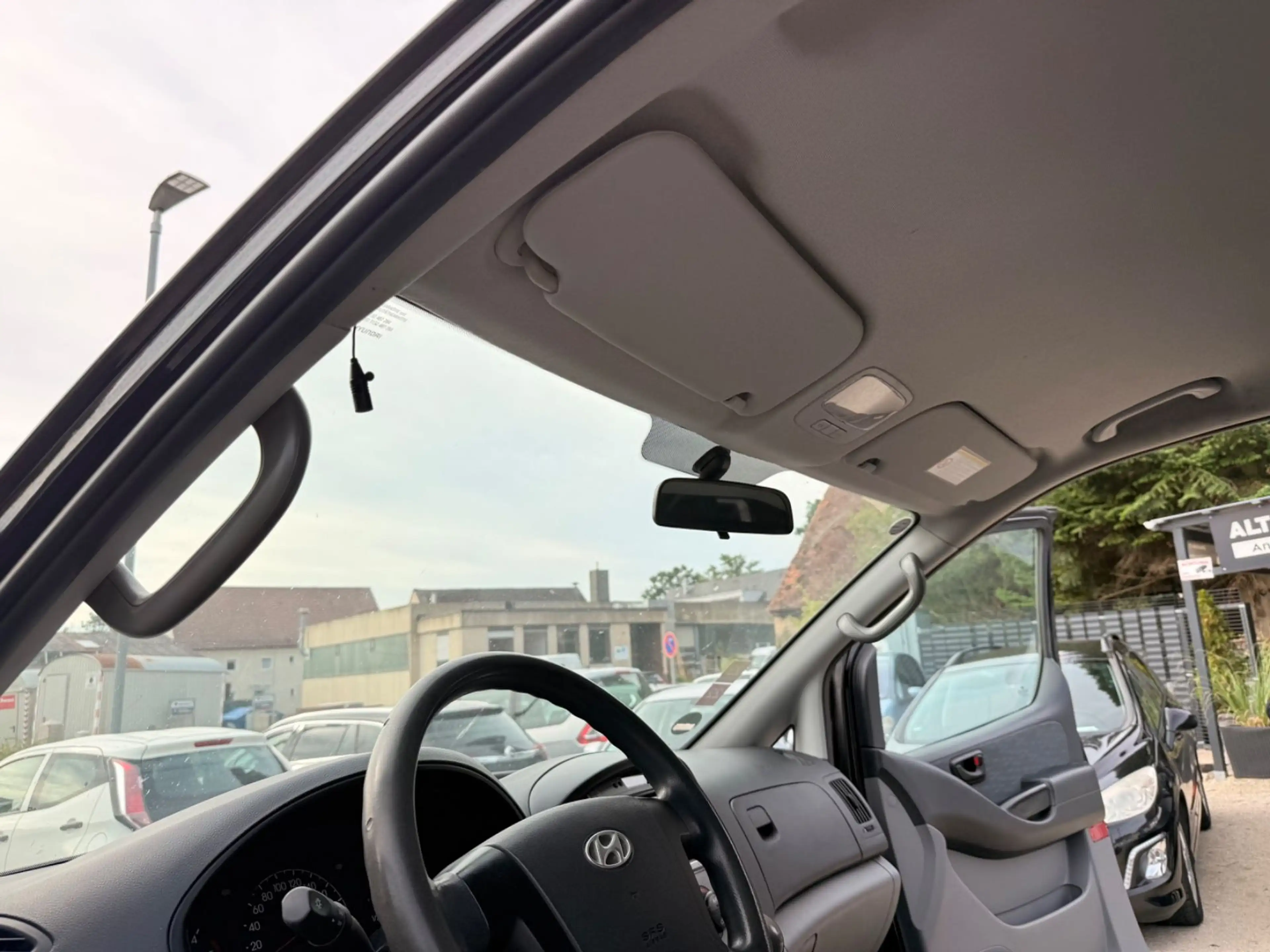 Hyundai H-1 Kasten,Klima,AHK,TÜV 11.2027 — photo 24