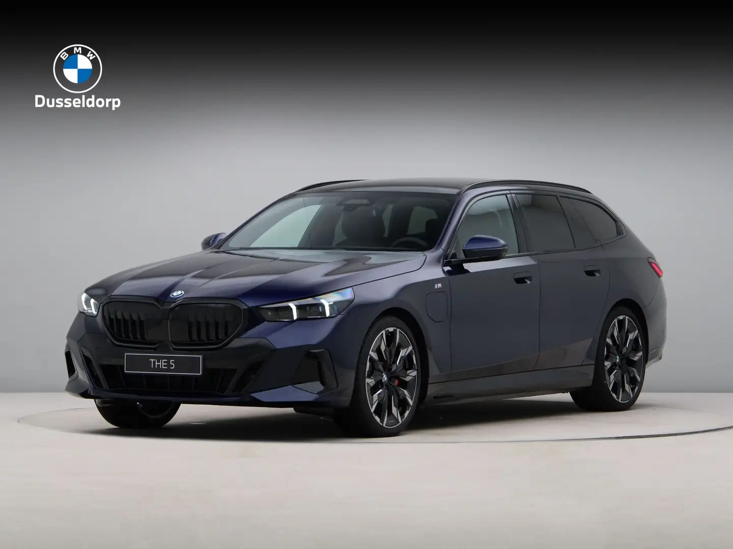 BMW 550 5 Serie Touring 550e xDrive Blauw - 1