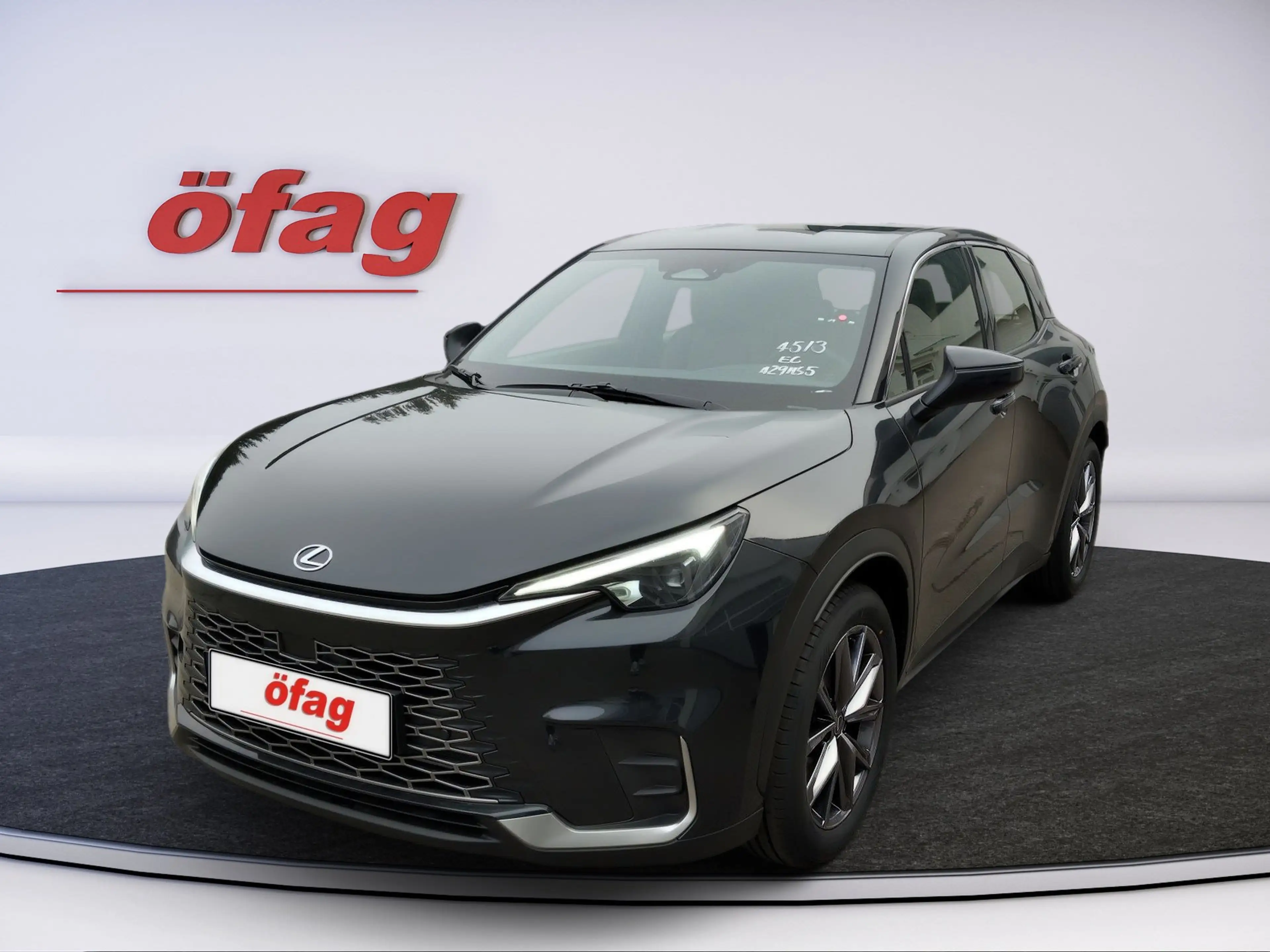 Lexus LBX 1.5 HEV 1.4kWh Elegant Black Edition Aut. LM — photo 3