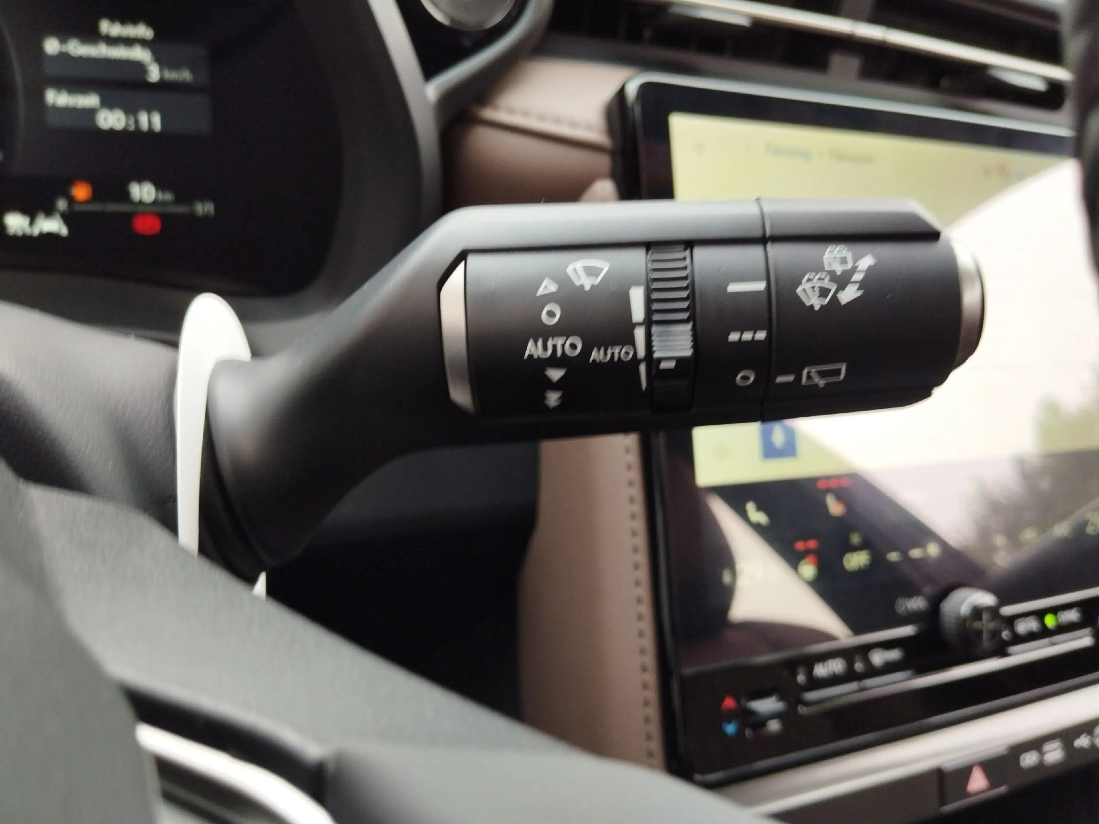 Lexus LBX 1.5 HEV 1.4kWh Elegant Black Edition Aut. LM — photo 14