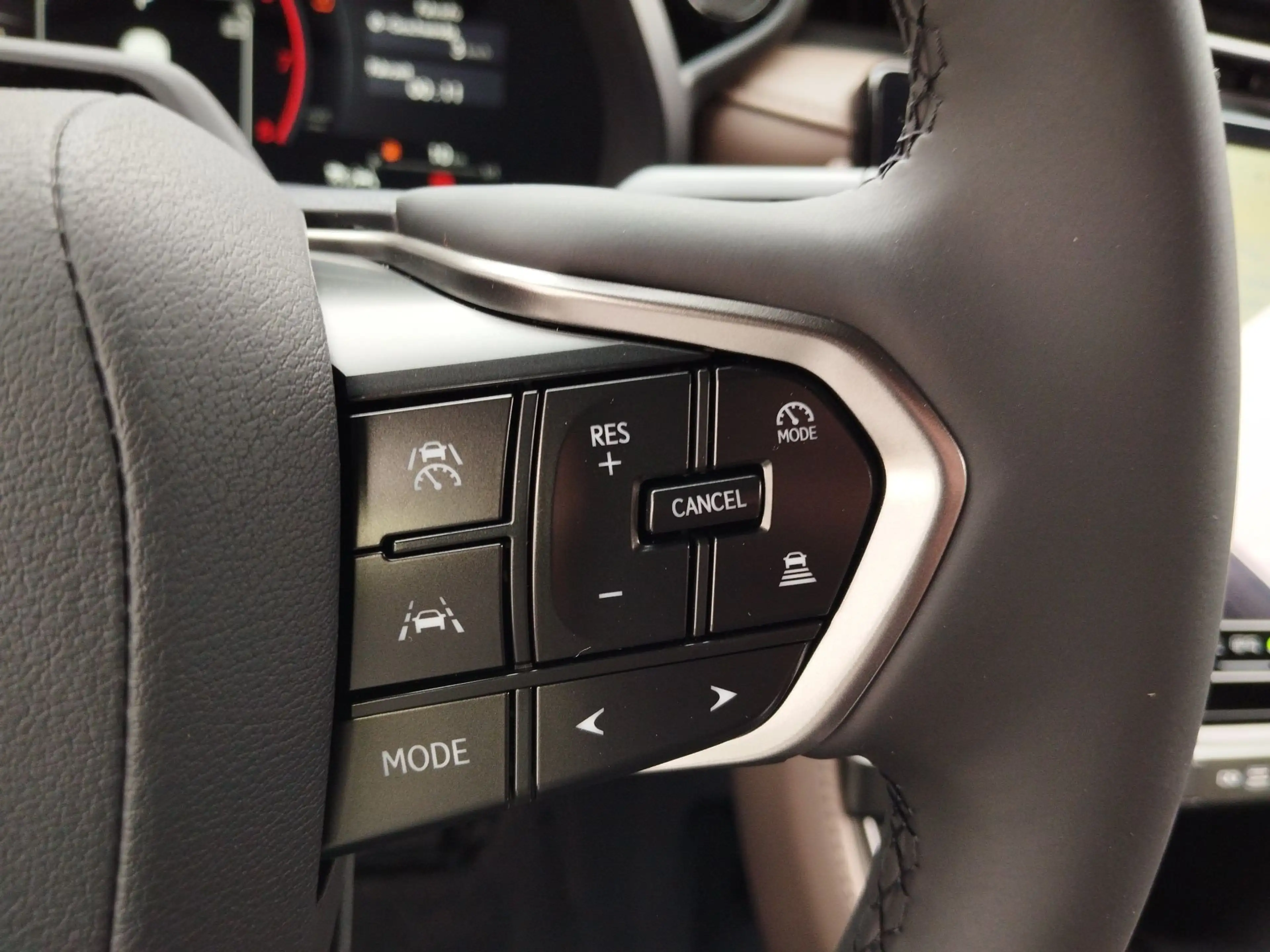 Lexus LBX 1.5 HEV 1.4kWh Elegant Black Edition Aut. LM — photo 15