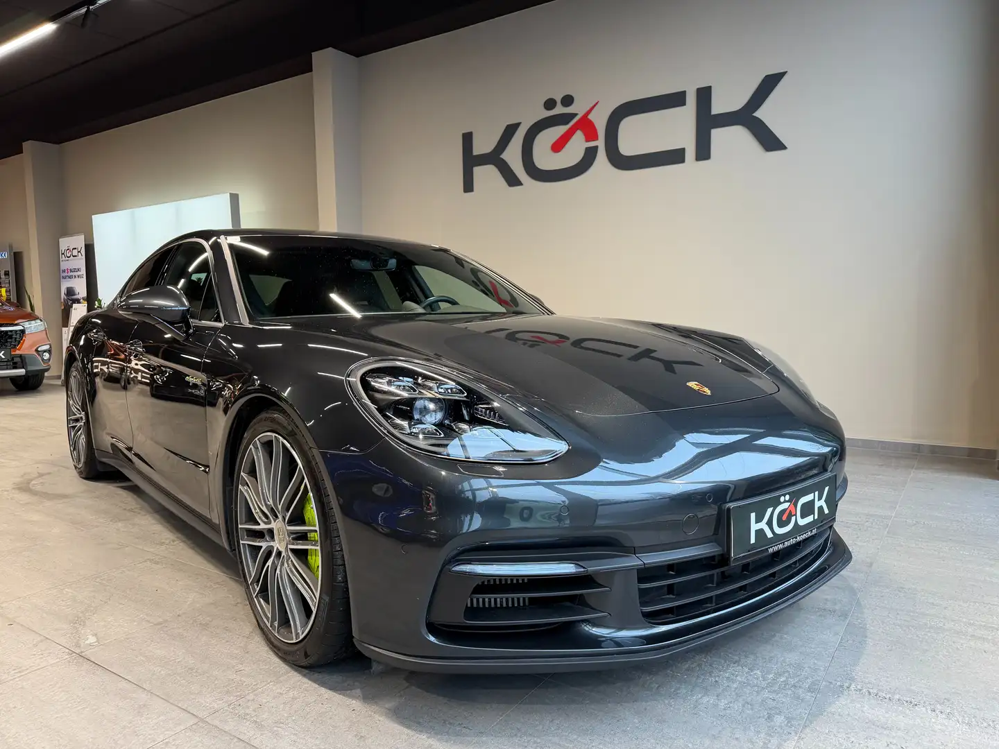 Porsche Panamera 4 E-Hybrid Grau - 2