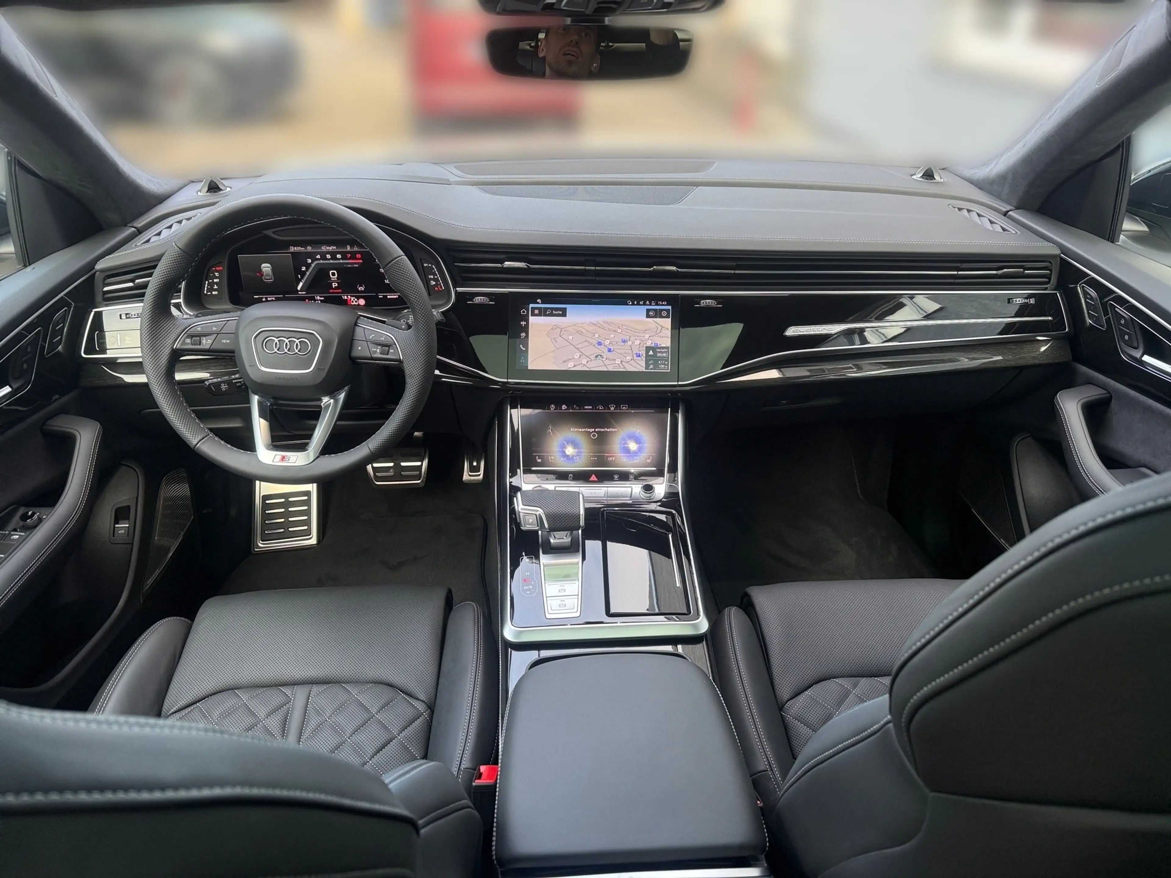 Audi SQ8 SUV TFSI Tiptronic HeadUp AHK Laser Pano Softcl Fa — photo 13