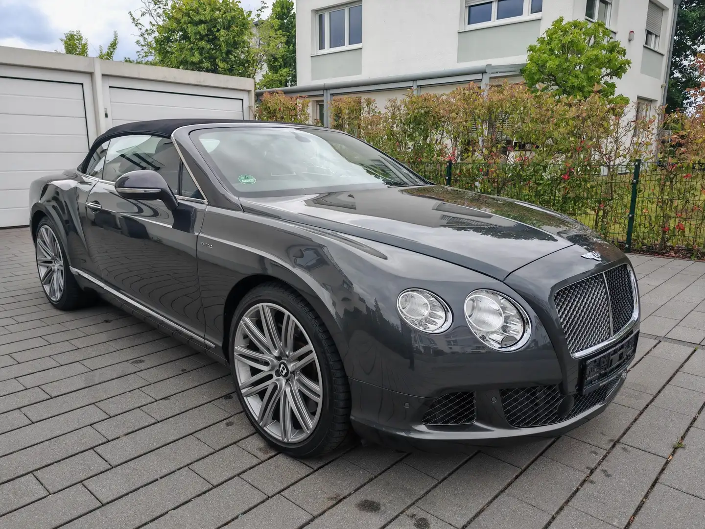 Bentley Continental GTC Speed W12 625 PS Grau - 2