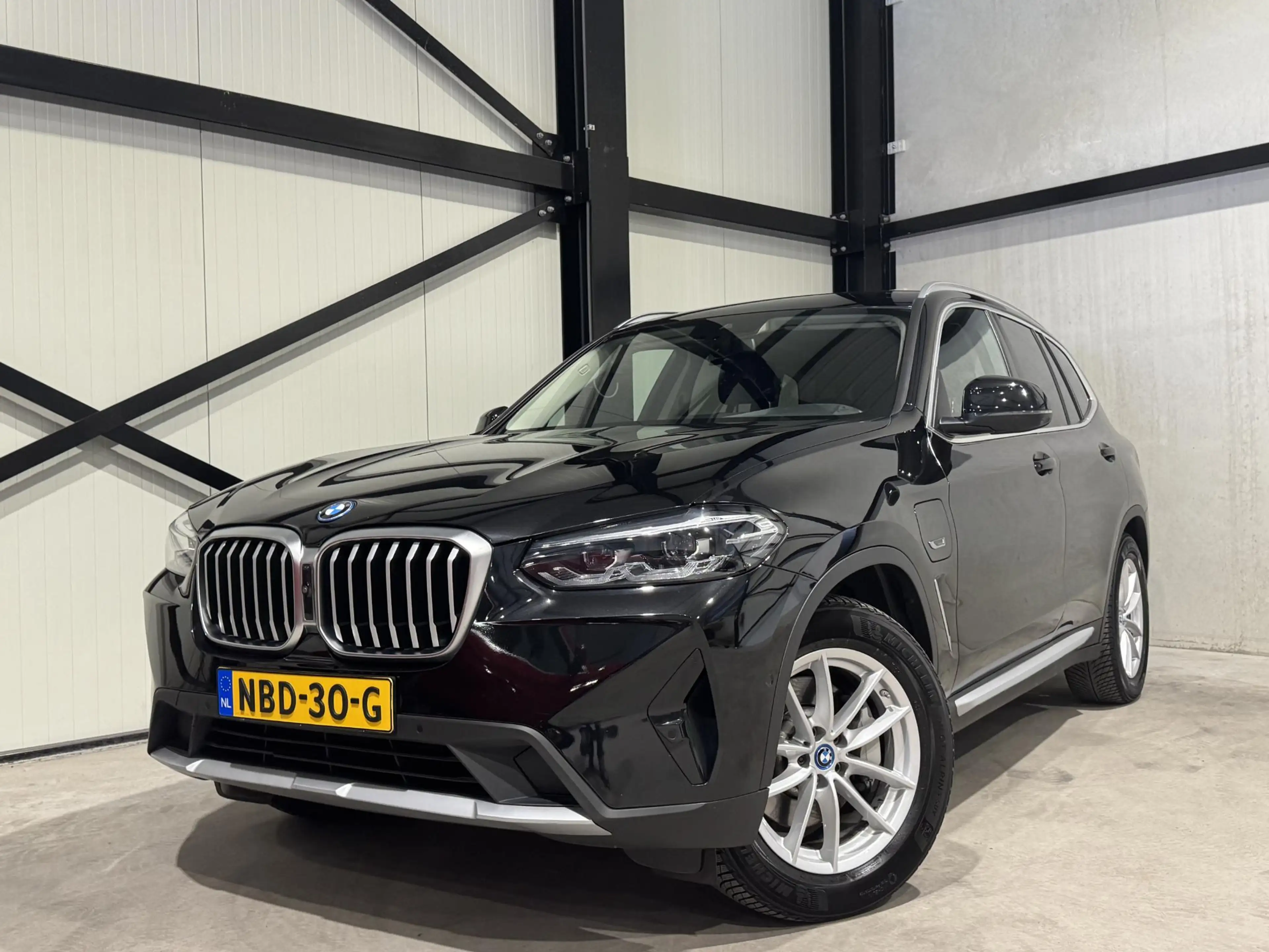 BMW X3 xDrive30e Business | navi | leder | led | — photo 29