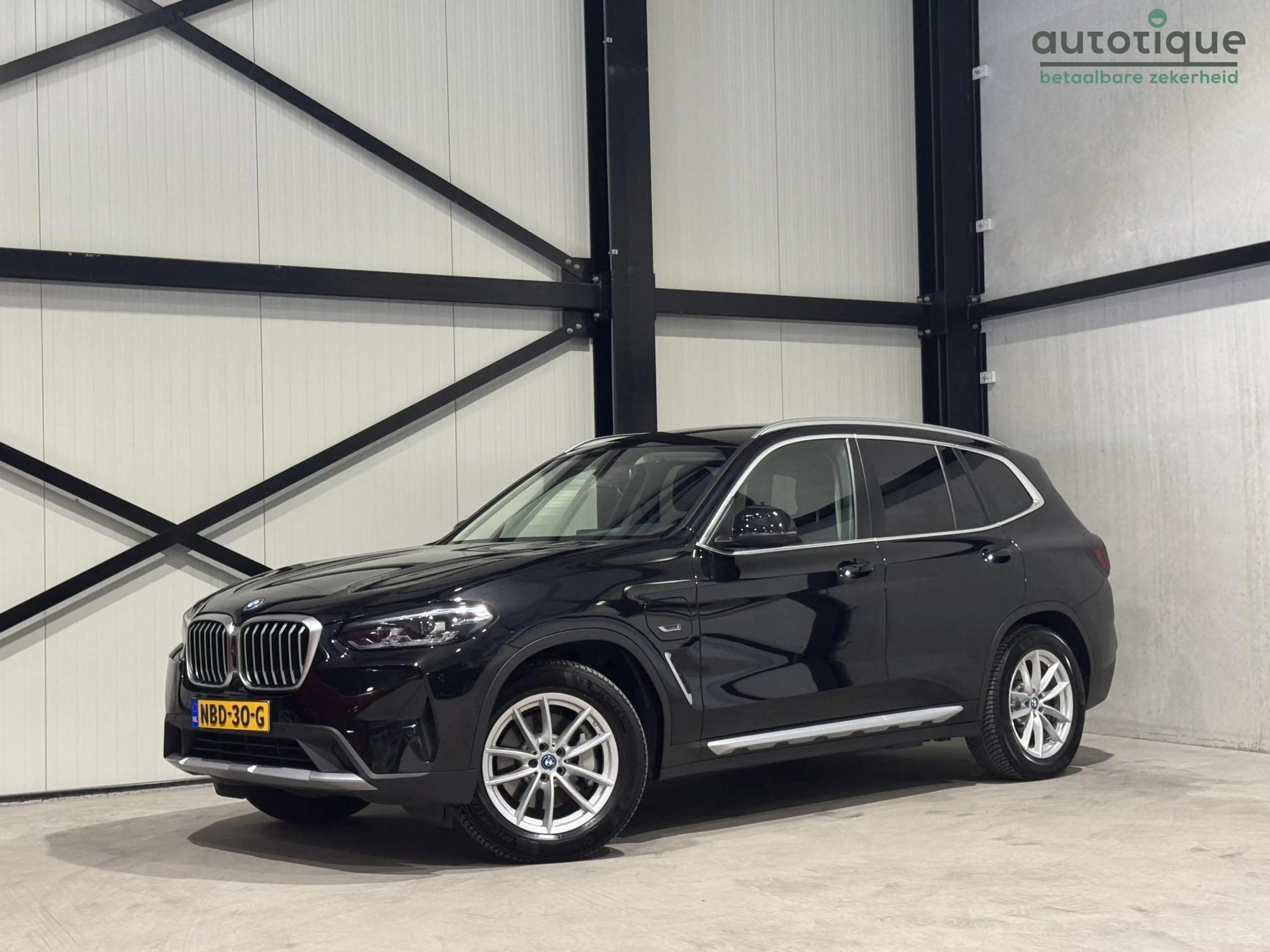 BMW X3 xDrive30e Business | navi | leder | led |