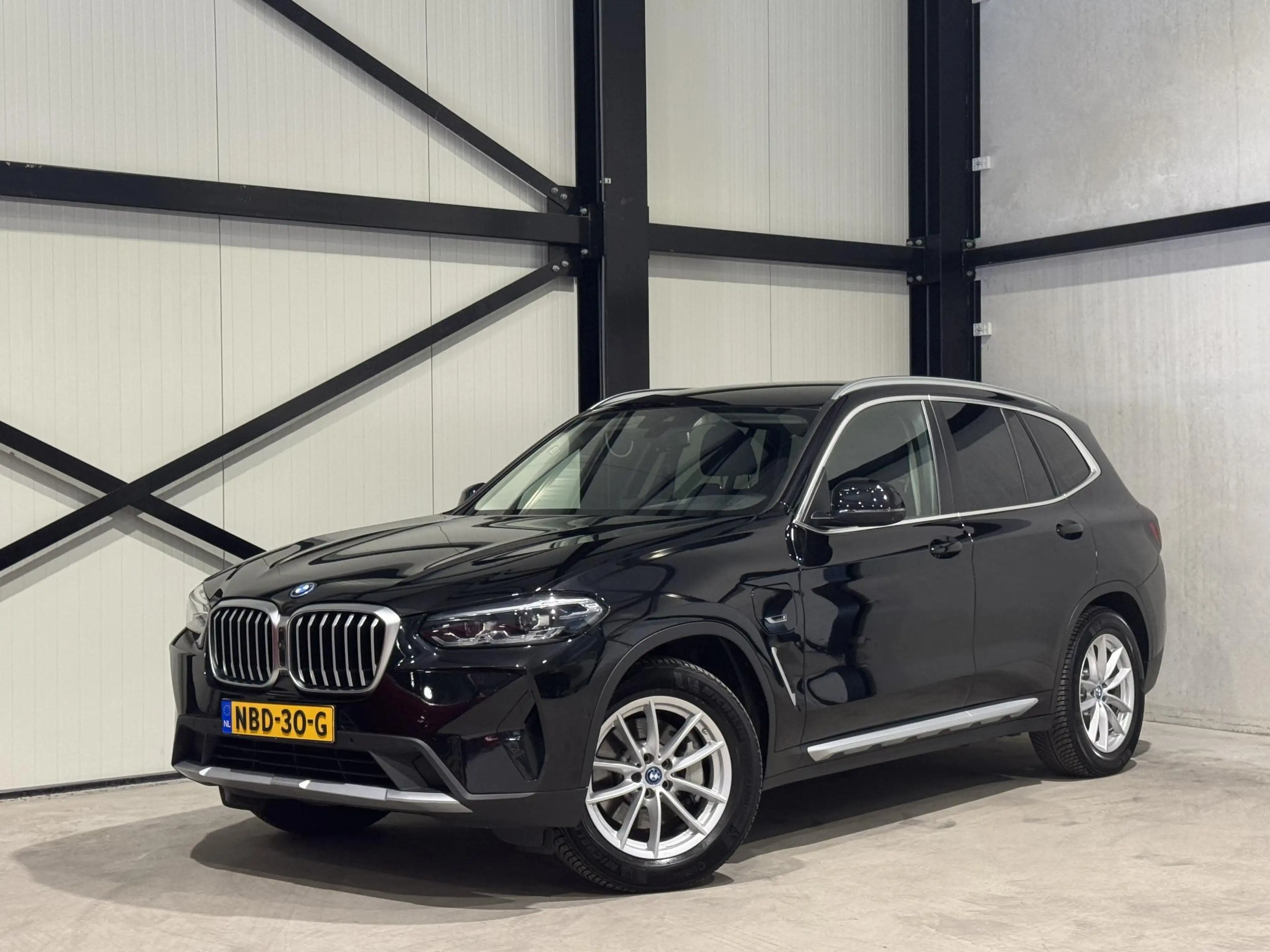BMW X3 xDrive30e Business | navi | leder | led | — photo 31