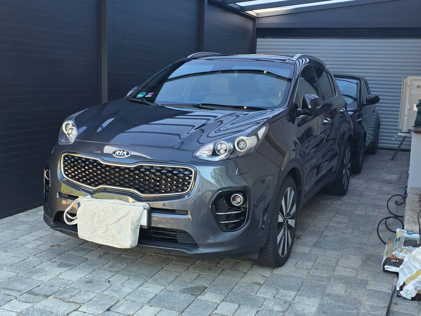 Kia Sportage Sportage 2,0 CRDI AWD Aut. Platinum Grau - 2