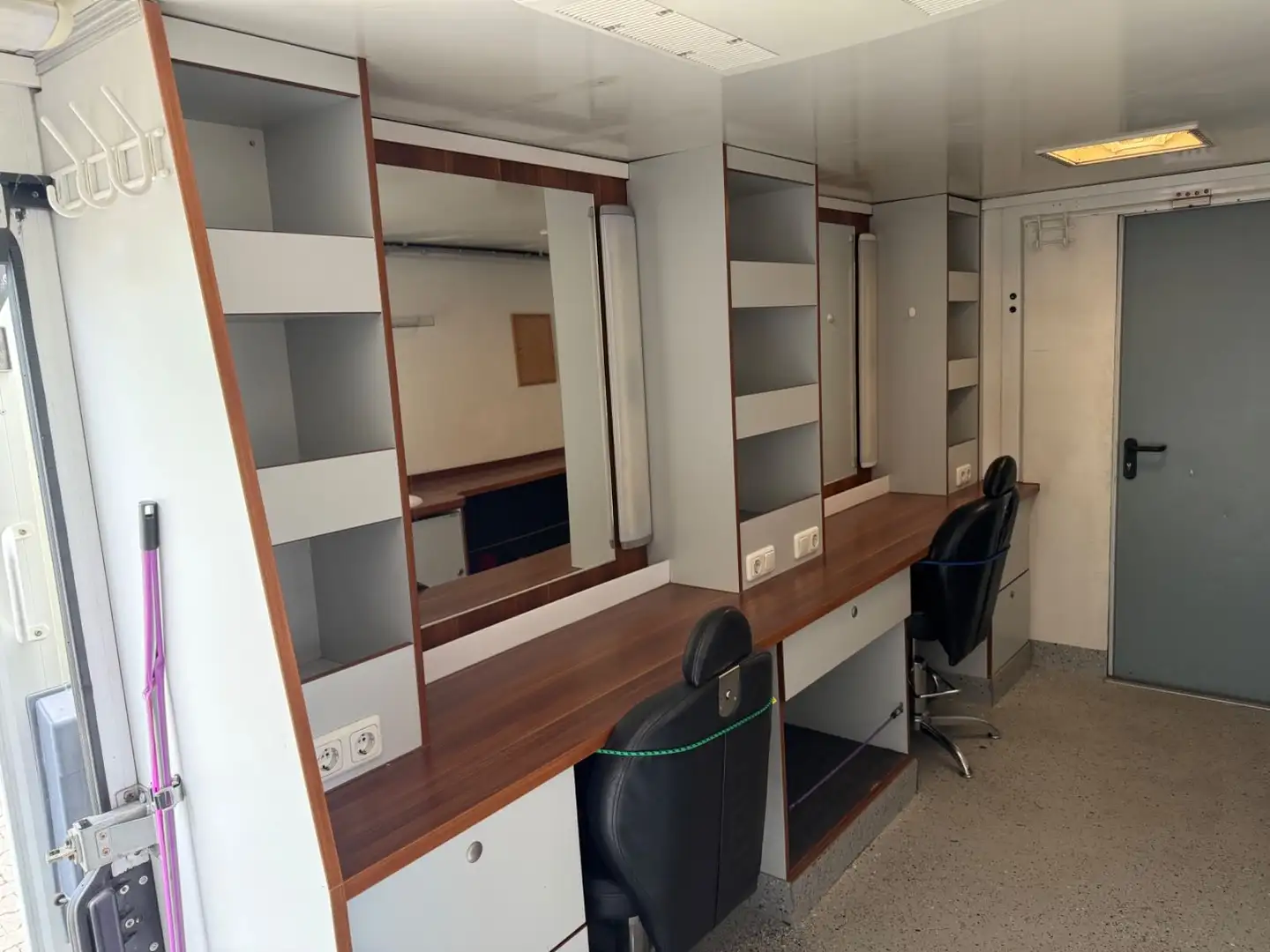 Iveco Make-up van bijela - 2