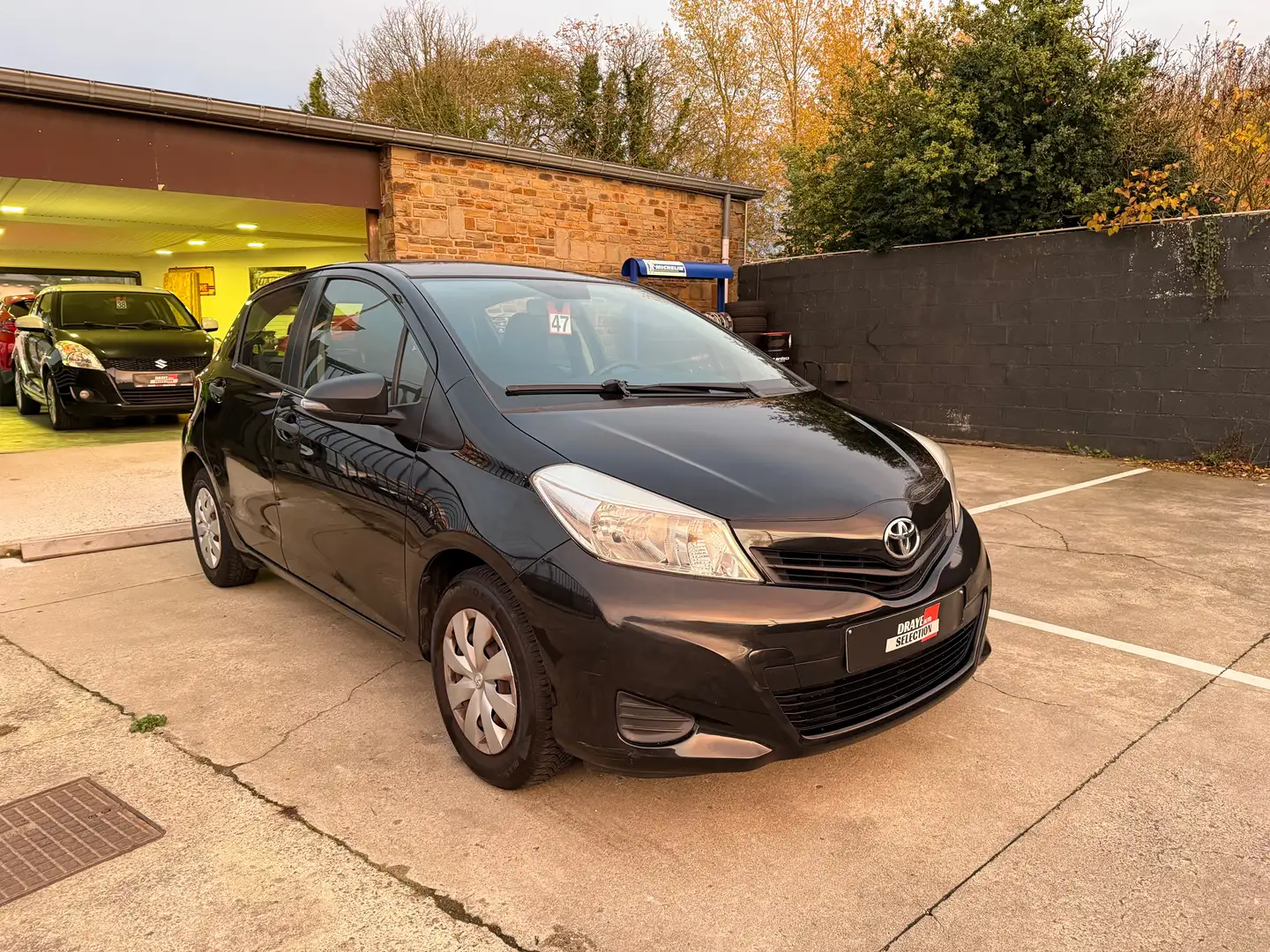 Toyota Yaris Yaris 1.0i VVT-i Comfort Noir - 1