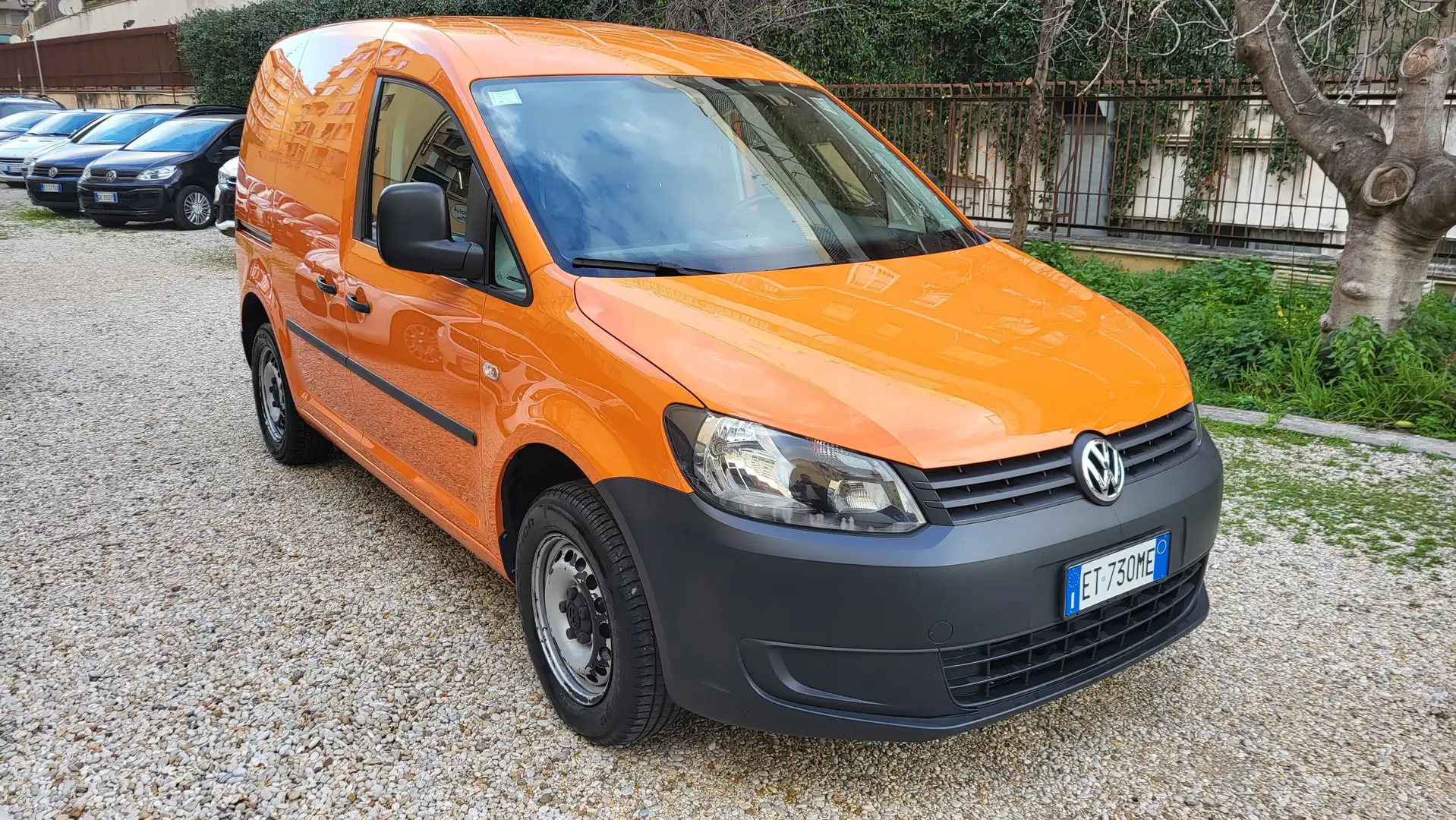 Volkswagen Caddy 1.6 DIESEL 55KW Arancione - 1