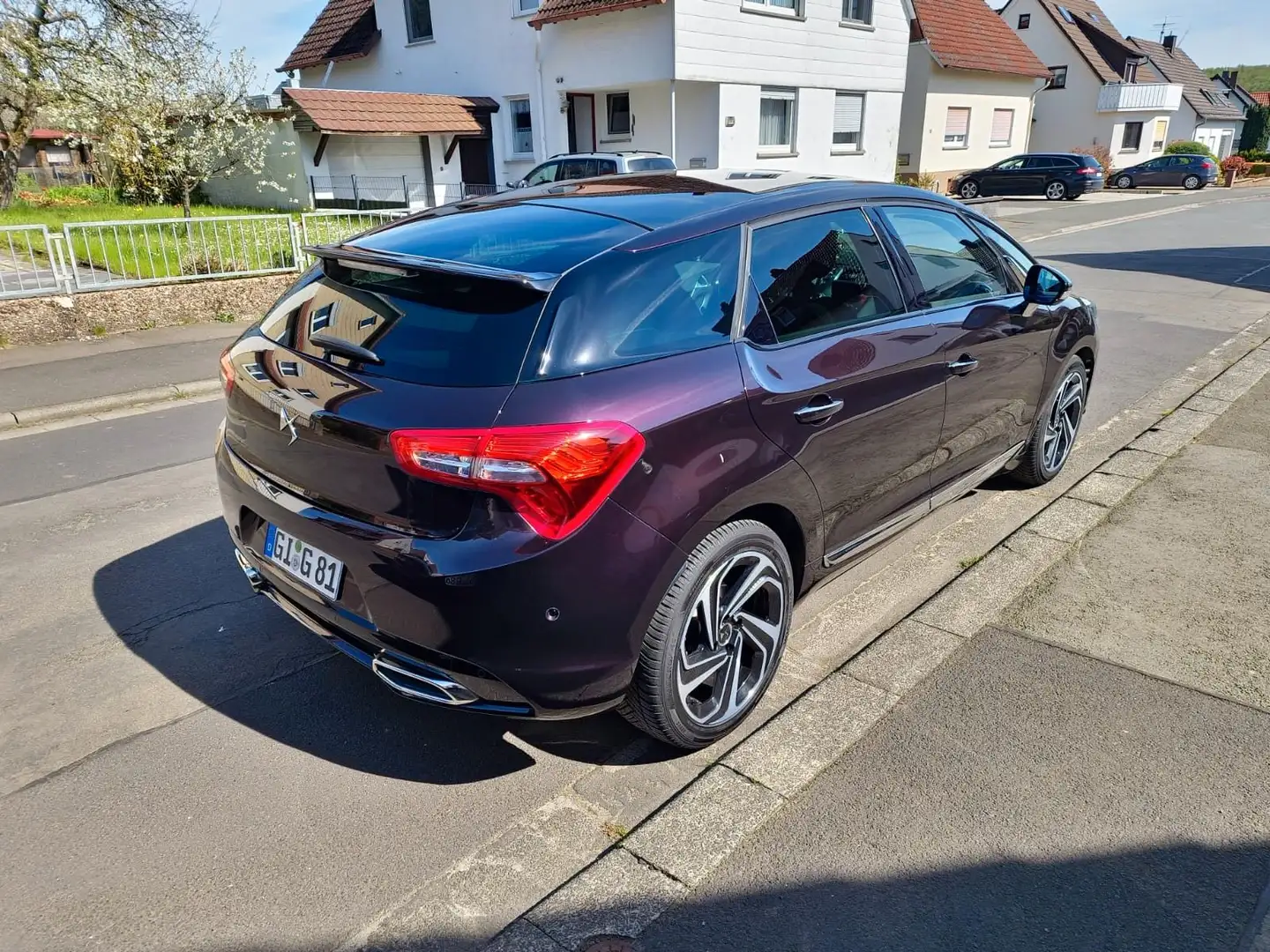 DS Automobiles Sonstige 5 Basis Hybrid 4x4 Violett - 2