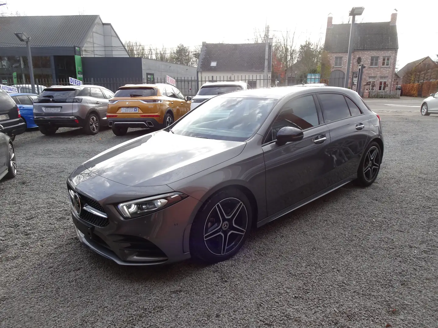 Mercedes-Benz A 200 d AMG Line model2023 Grau - 2