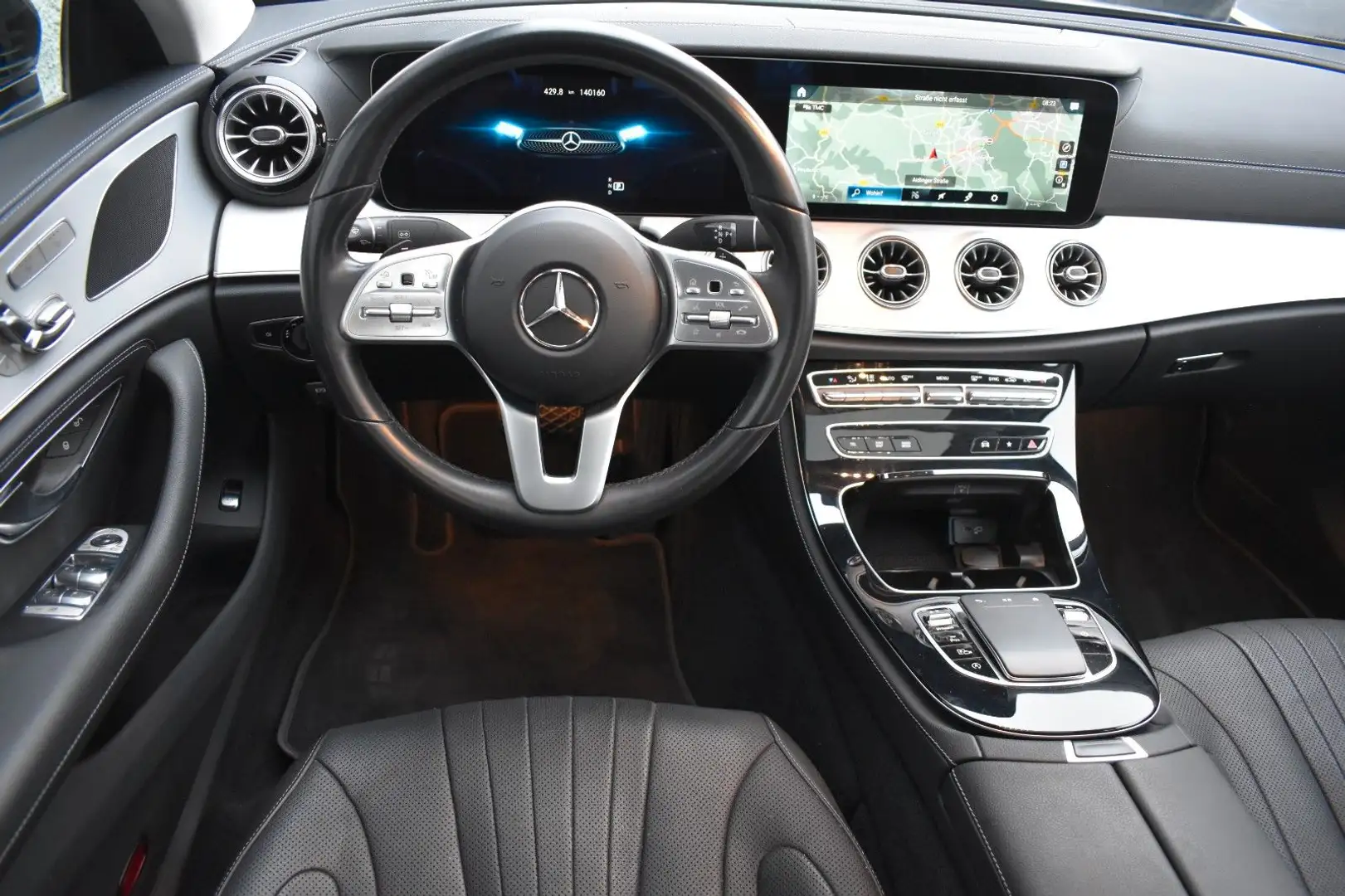 Mercedes-Benz CLS 220 d 9G*LEDER*WIDESCREEN*GLASDACH*AHK*LED Schwarz - 2