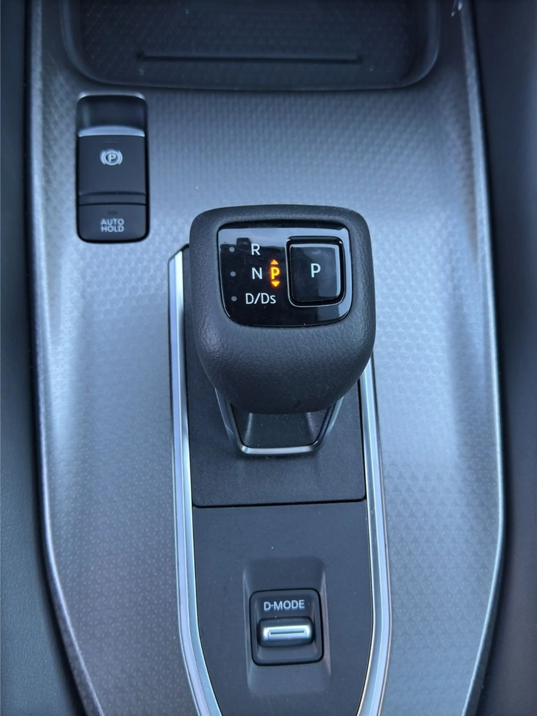 Nissan Qashqai 1.3DIG-T MHEV X-Tronic N-Connecta — photo 9