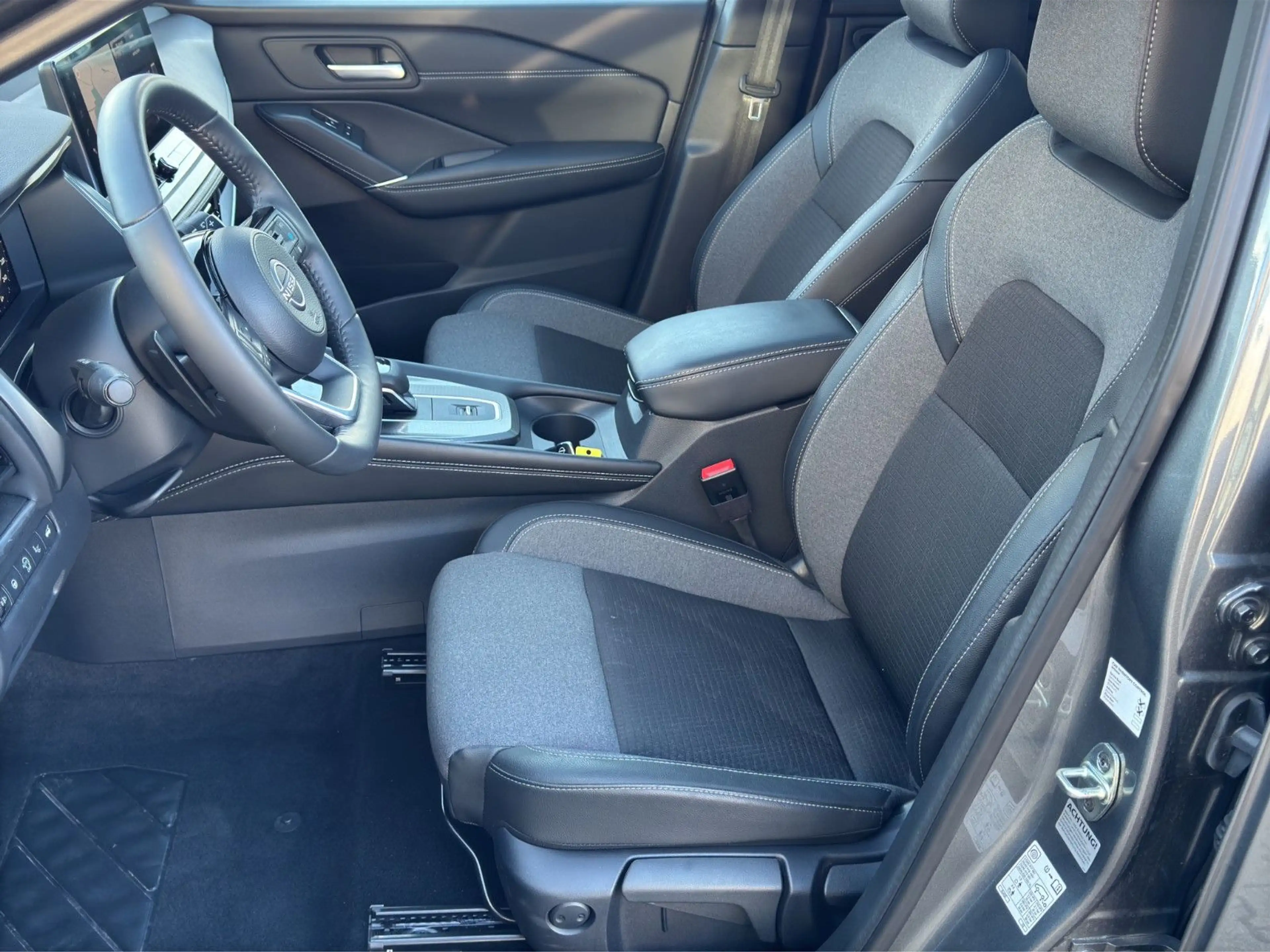 Nissan Qashqai 1.3DIG-T MHEV X-Tronic N-Connecta — photo 11