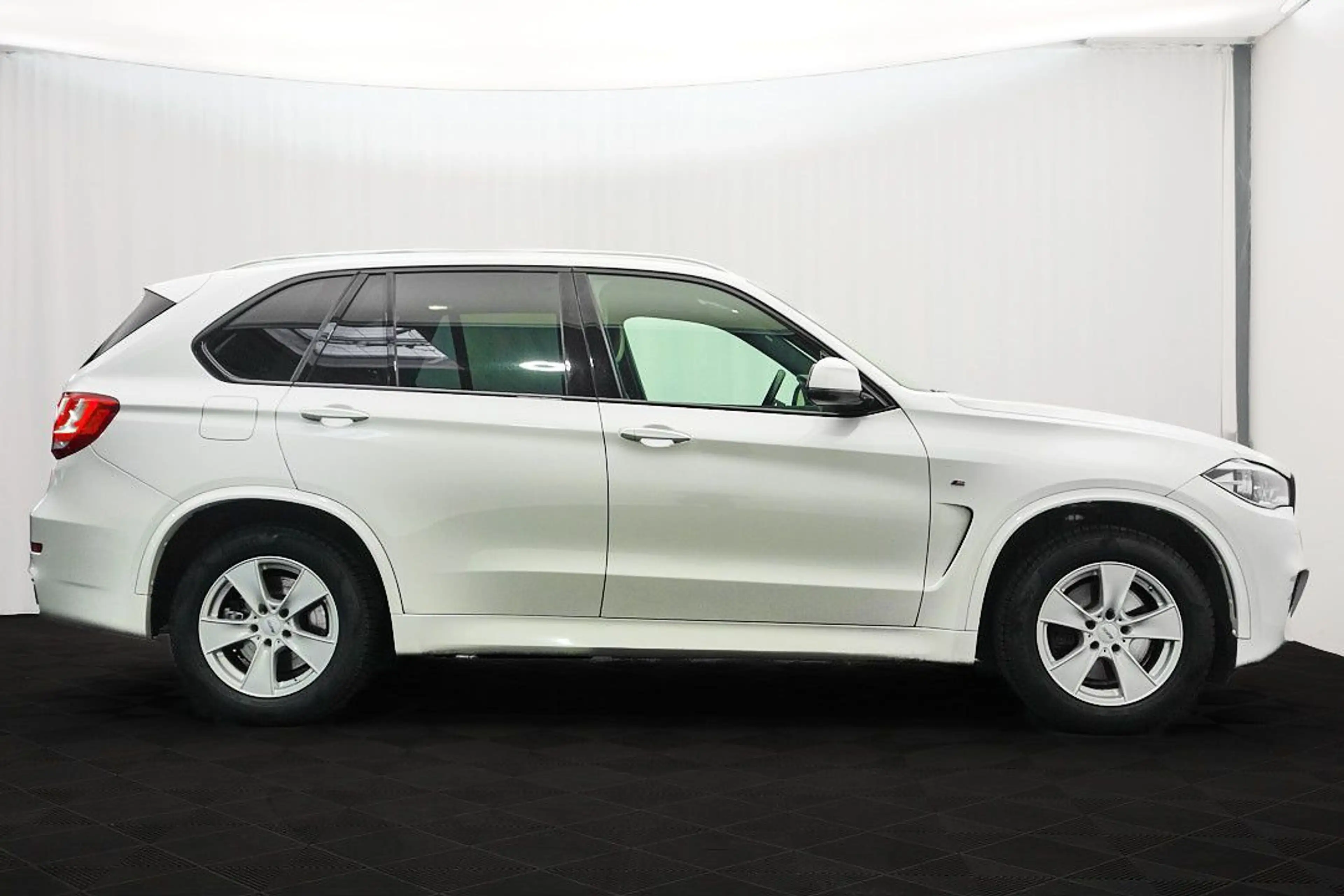 BMW X5 xDrive 40d **M SPORT** E-SITZE+HUD+ACC+AHKPL — photo 9
