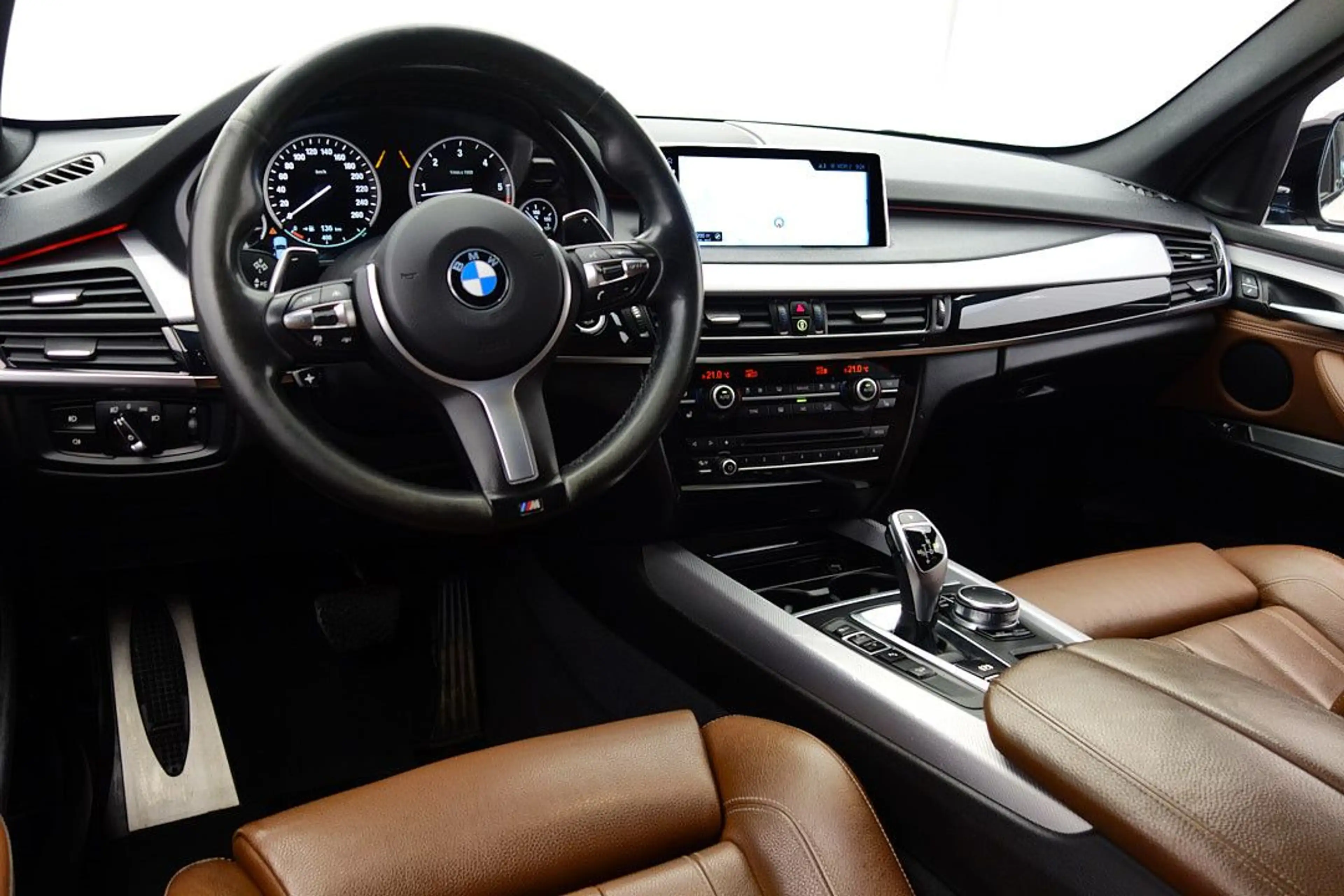 BMW X5 xDrive 40d **M SPORT** E-SITZE+HUD+ACC+AHKPL — photo 10