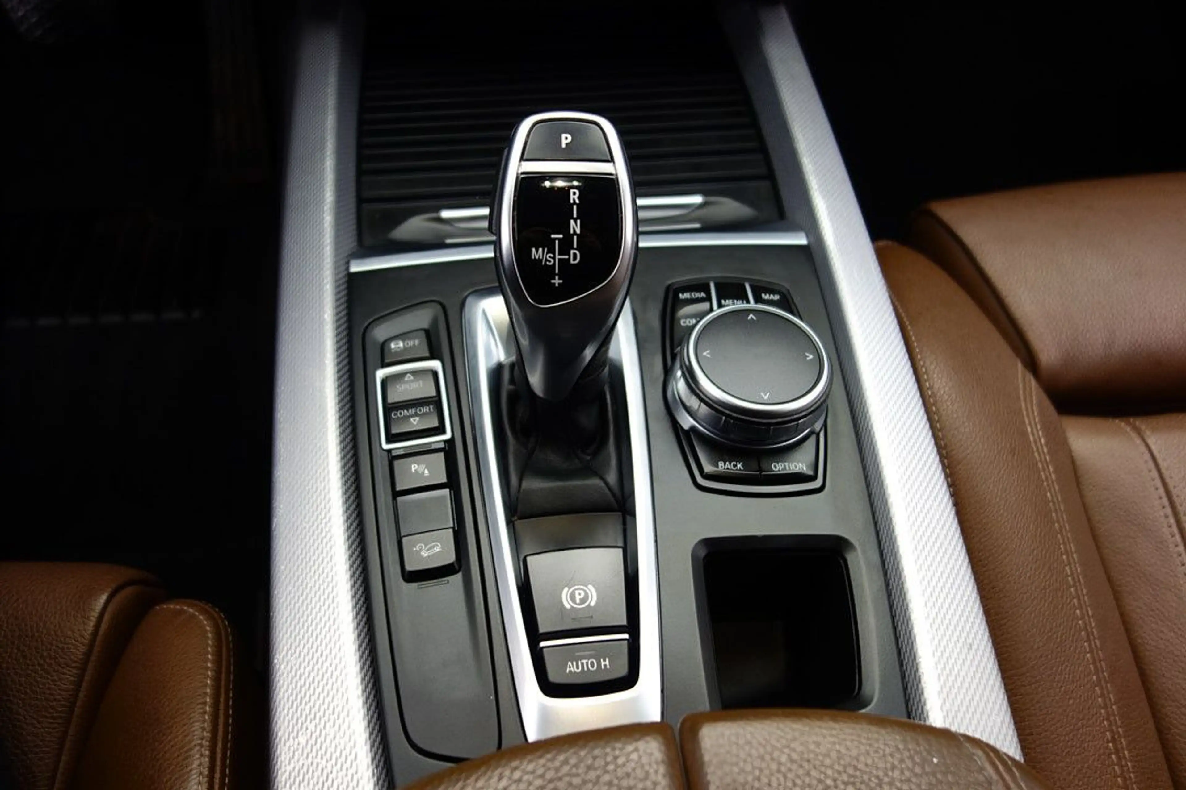 BMW X5 xDrive 40d **M SPORT** E-SITZE+HUD+ACC+AHKPL — photo 34