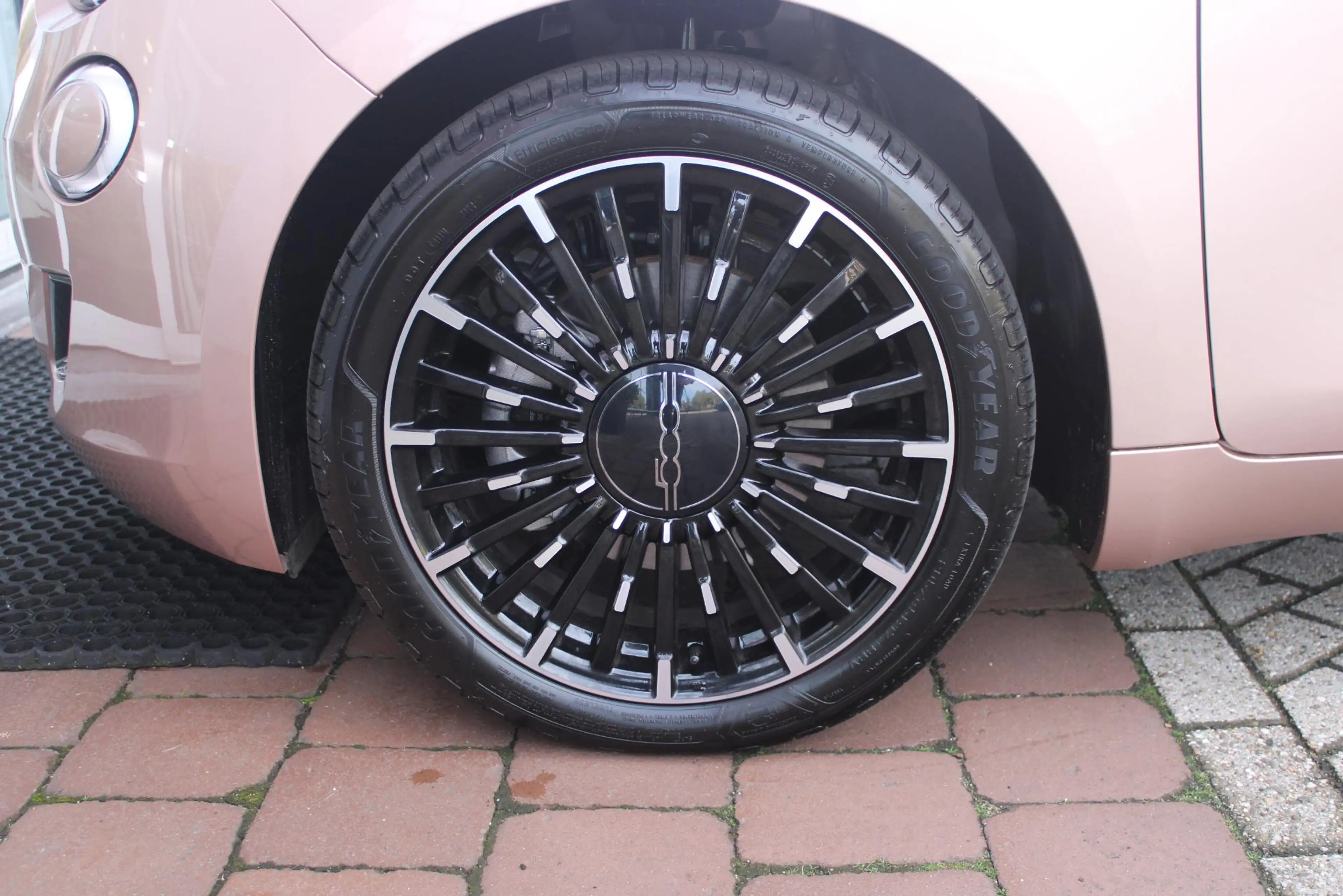 Fiat 500 1.0 Hybrid La Prima | PANORAMADAK | DRAADLOZE APPL — photo 11
