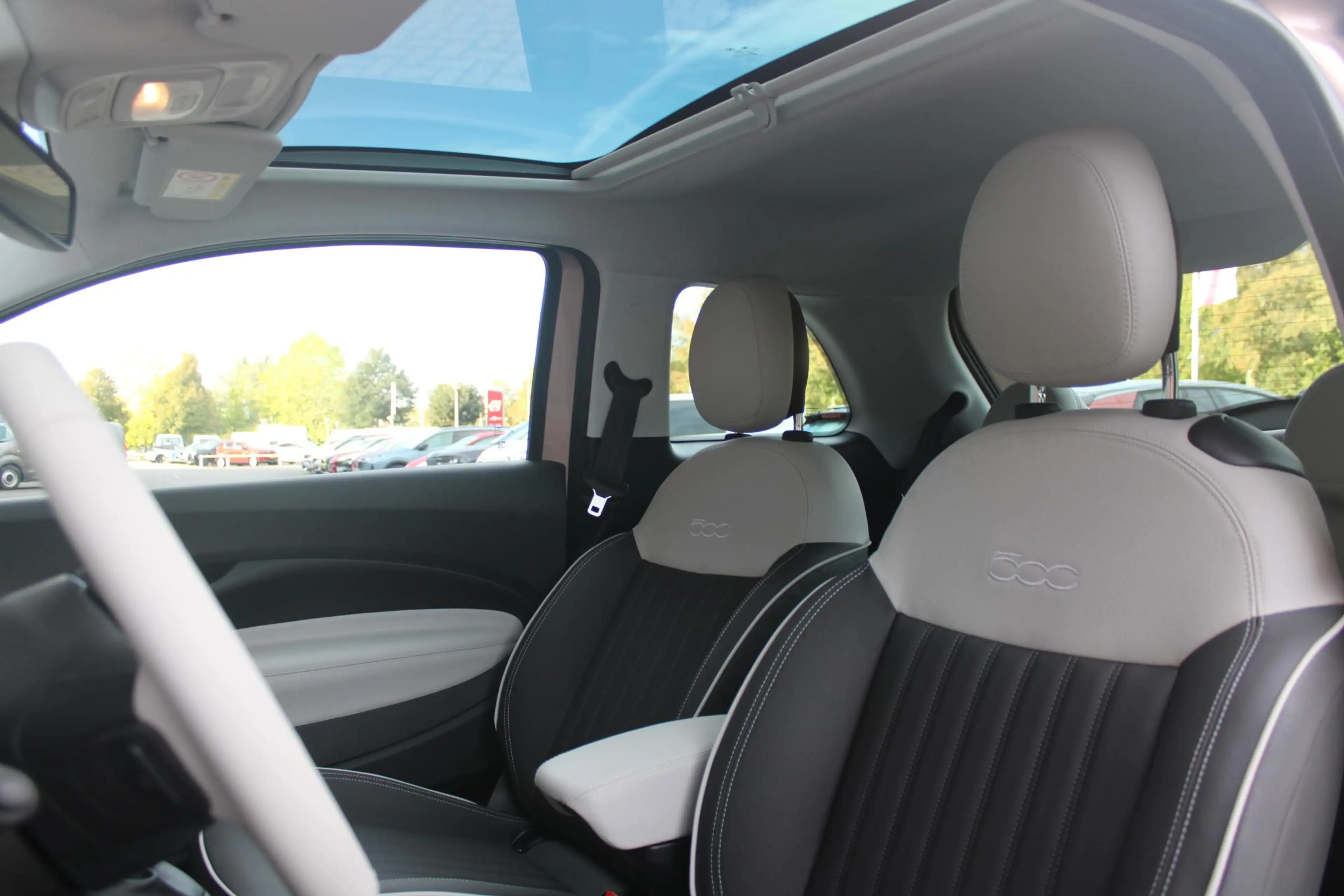 Fiat 500 1.0 Hybrid La Prima | PANORAMADAK | DRAADLOZE APPL — photo 2