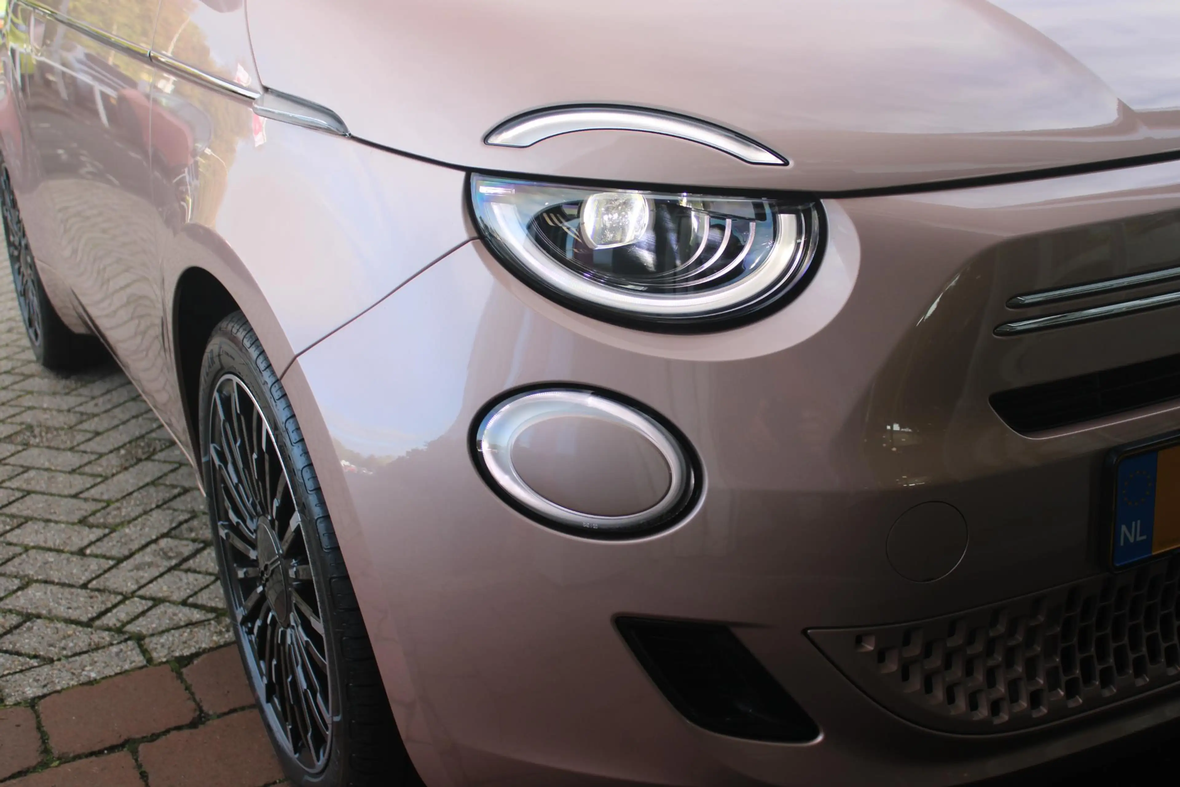 Fiat 500 1.0 Hybrid La Prima | PANORAMADAK | DRAADLOZE APPL — photo 10
