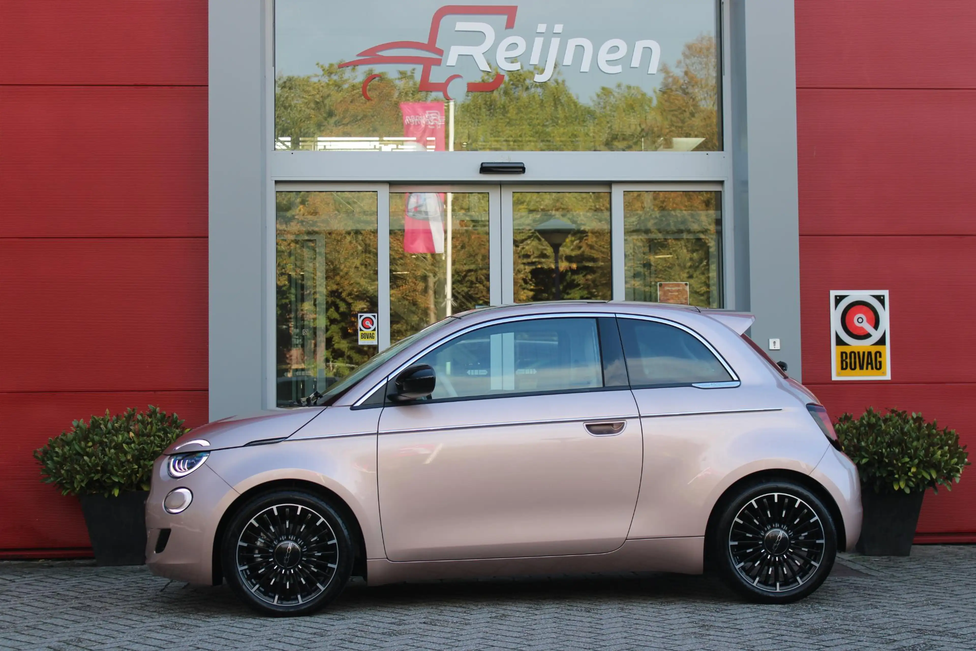 Fiat 500 1.0 Hybrid La Prima | PANORAMADAK | DRAADLOZE APPL — photo 3