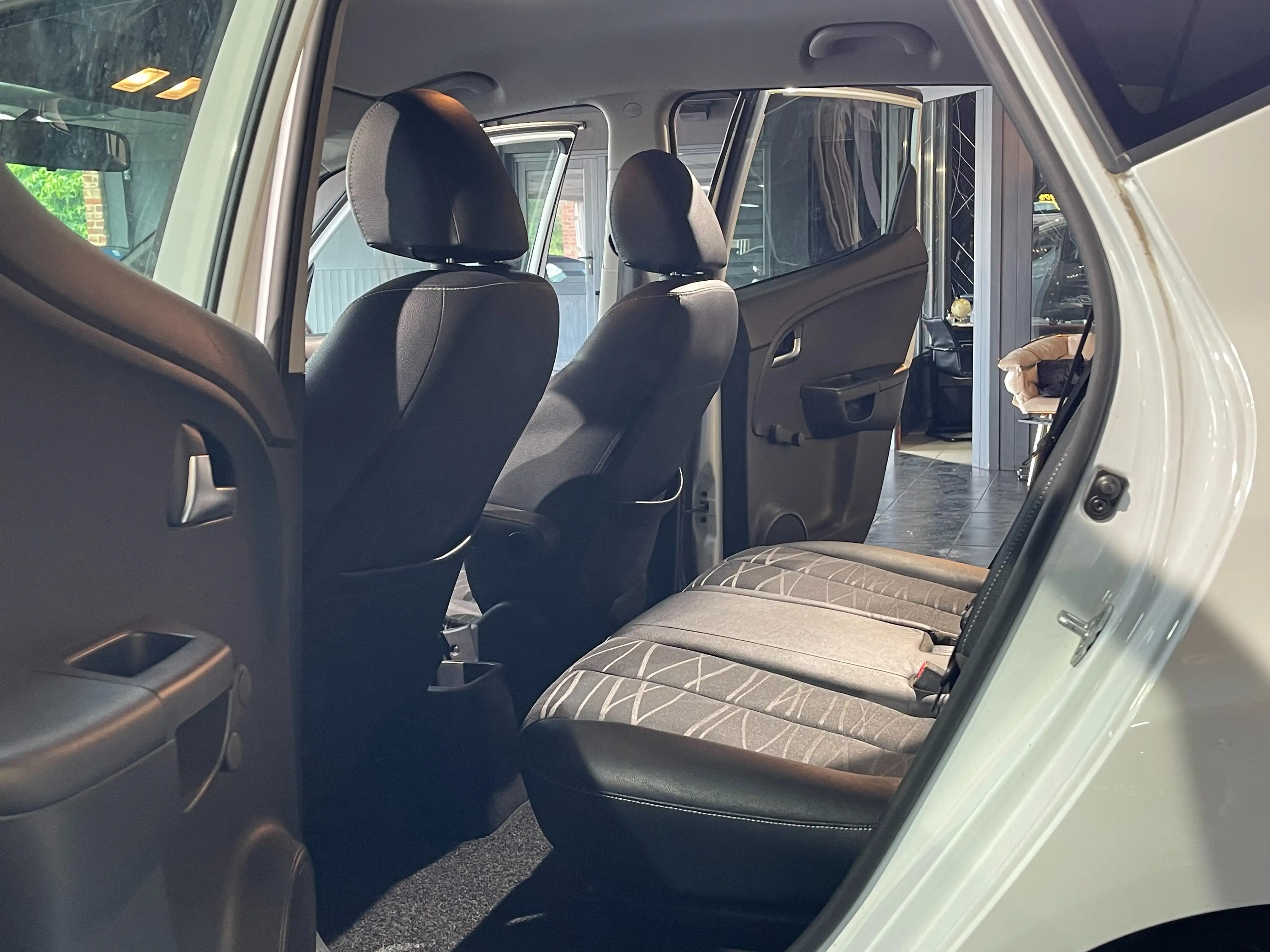 Kia Venga 1.6 CRDi / Gar 1 An / 1er Main / Navi — photo 6