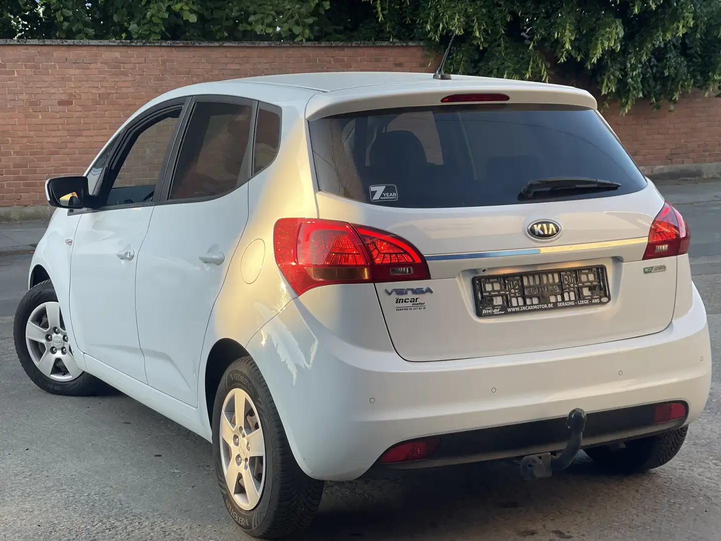 Kia Venga 1.6 CRDi / Gar 1 An / 1er Main / Navi Bianco - 2