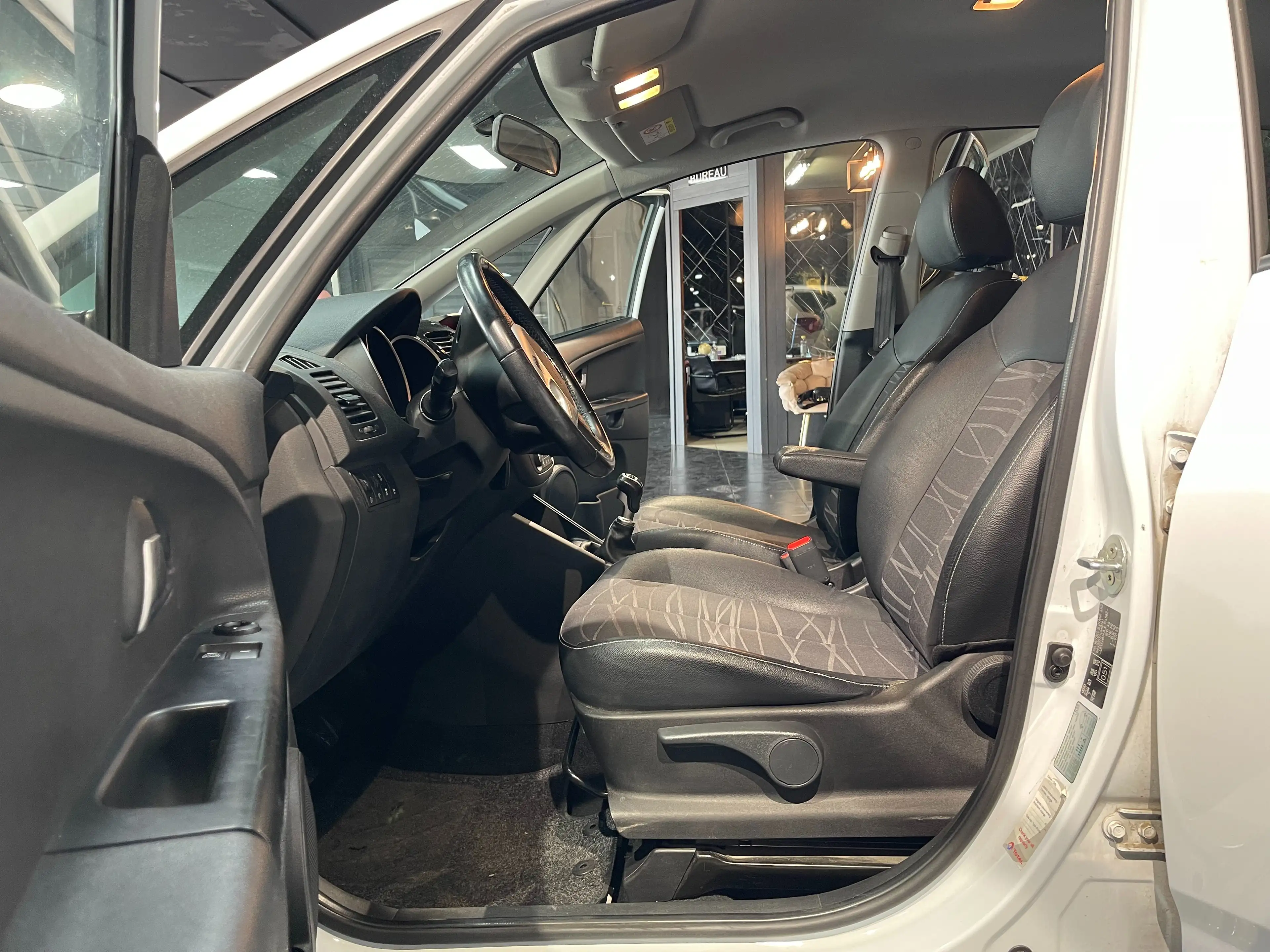 Kia Venga 1.6 CRDi / Gar 1 An / 1er Main / Navi — photo 7