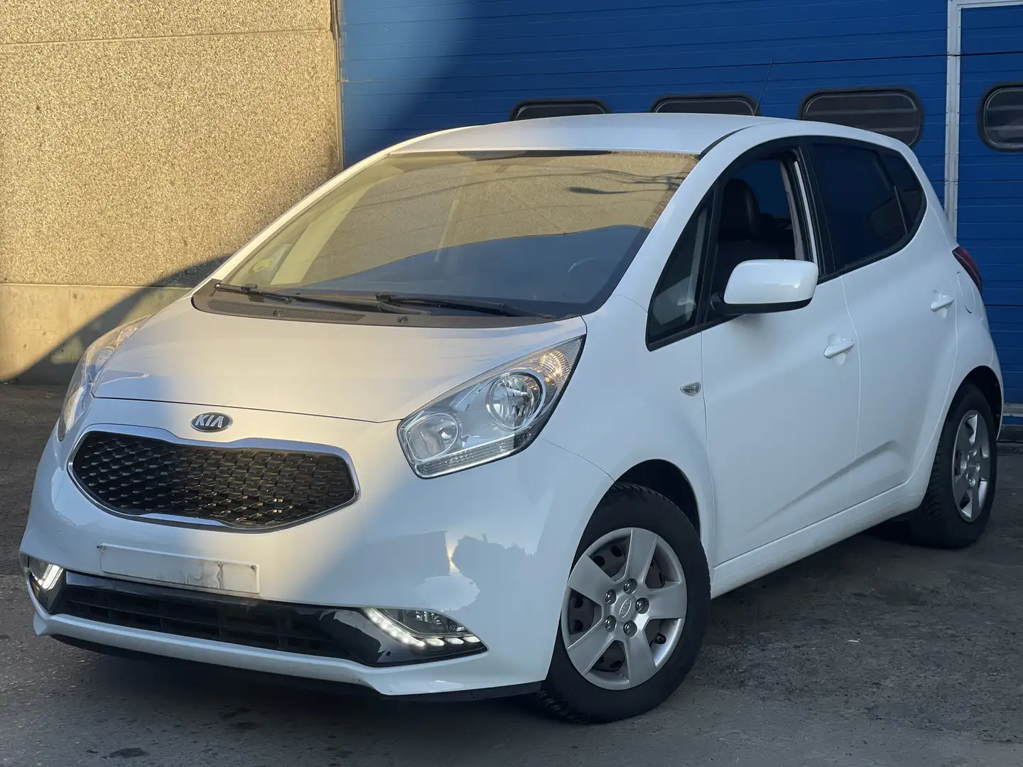 Kia Venga 1.6 CRDi / Gar 1 An / 1er Main / Navi Bianco - 1