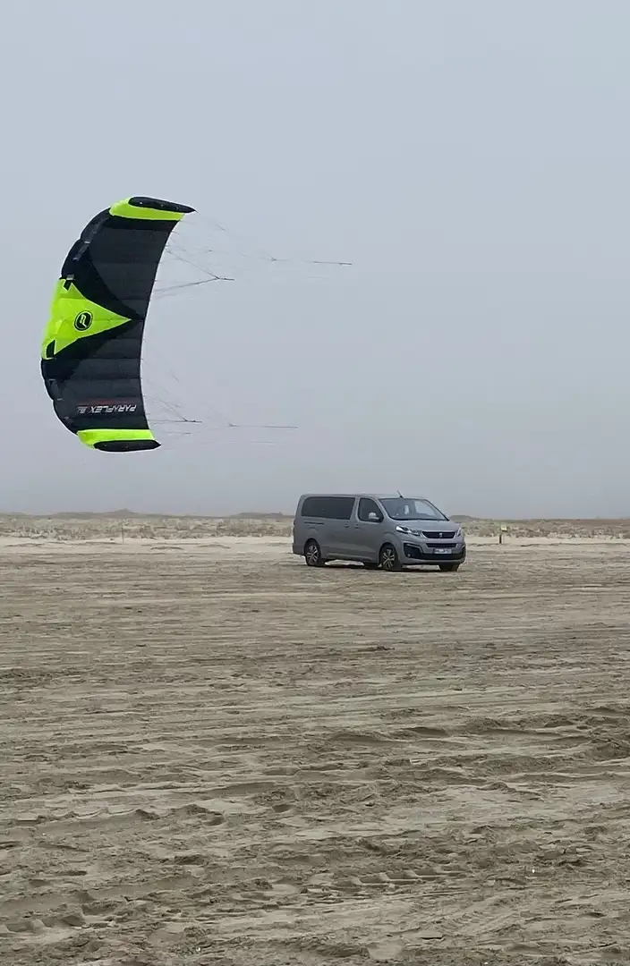 Peugeot Traveller Traveller L3 2.0 BlueHDi 180 EAT8 Business Grau - 2