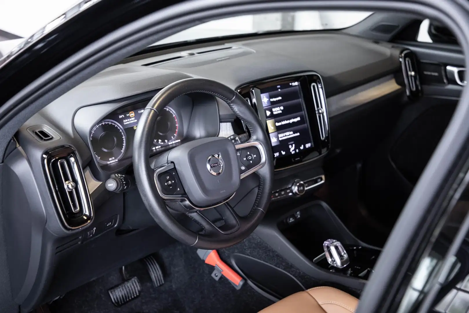 Volvo XC40 T4 Inscription | Panoramadak | Interieur voorverwa Zwart - 2