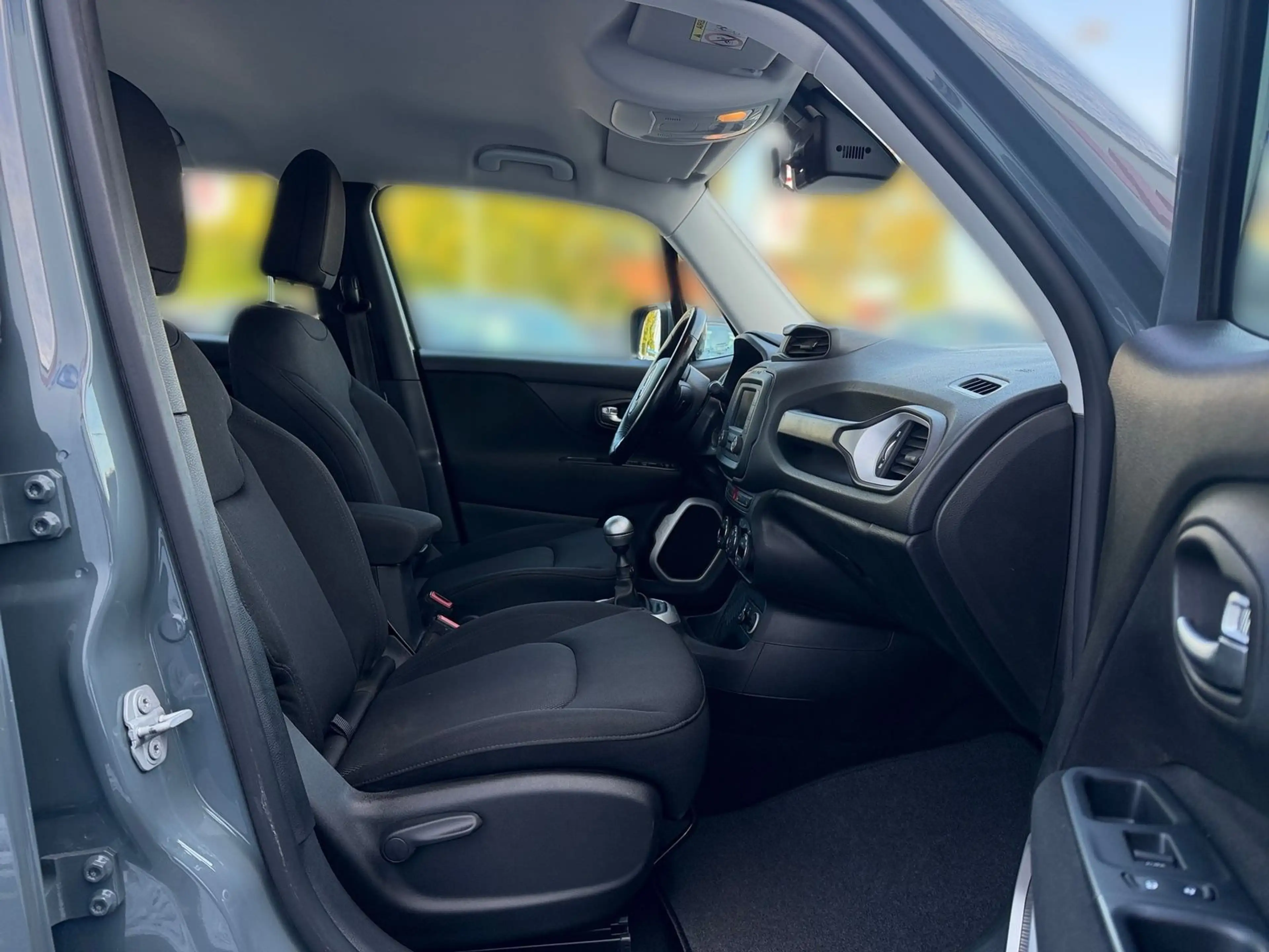 Jeep Renegade 1.6 Dawn Of Justice Navi AHK PDC USB — photo 15