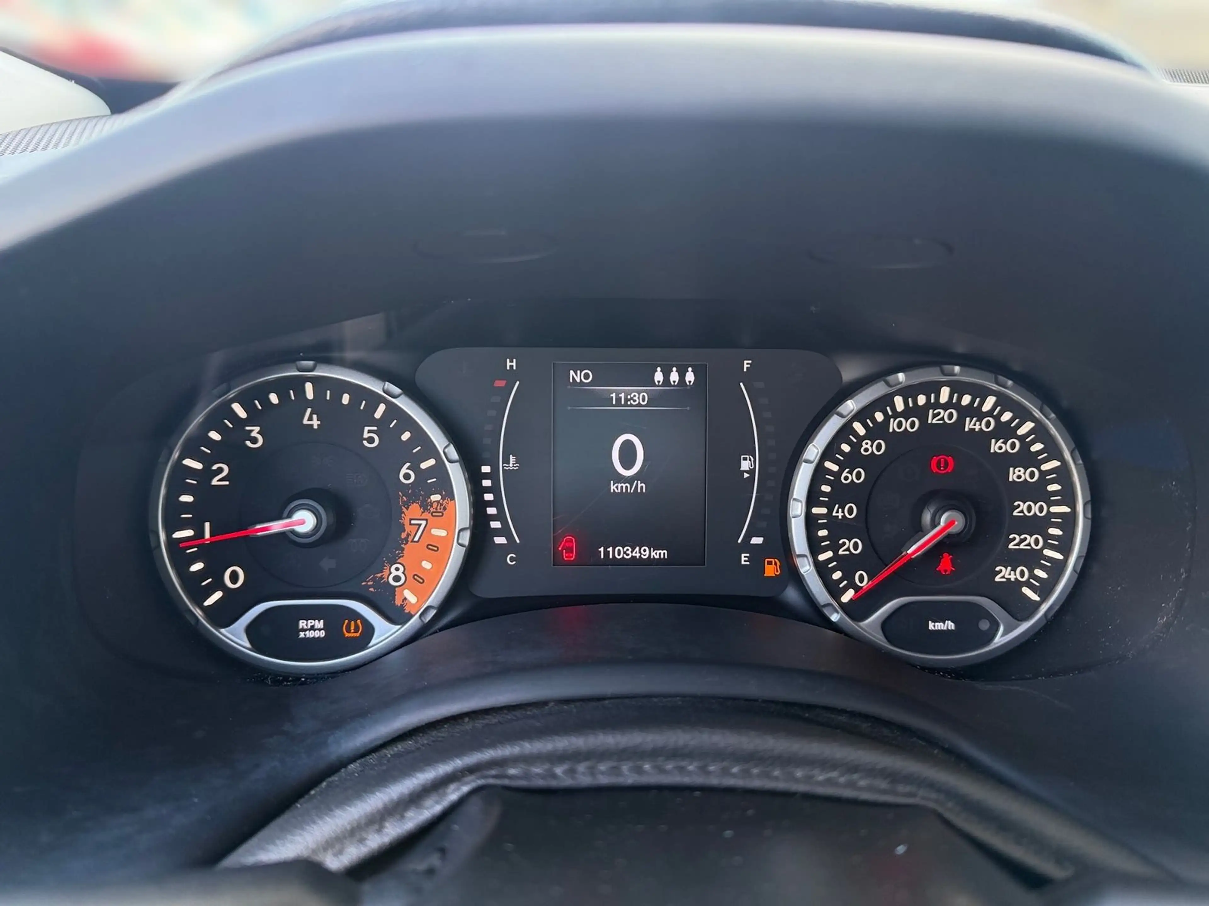 Jeep Renegade 1.6 Dawn Of Justice Navi AHK PDC USB — photo 11