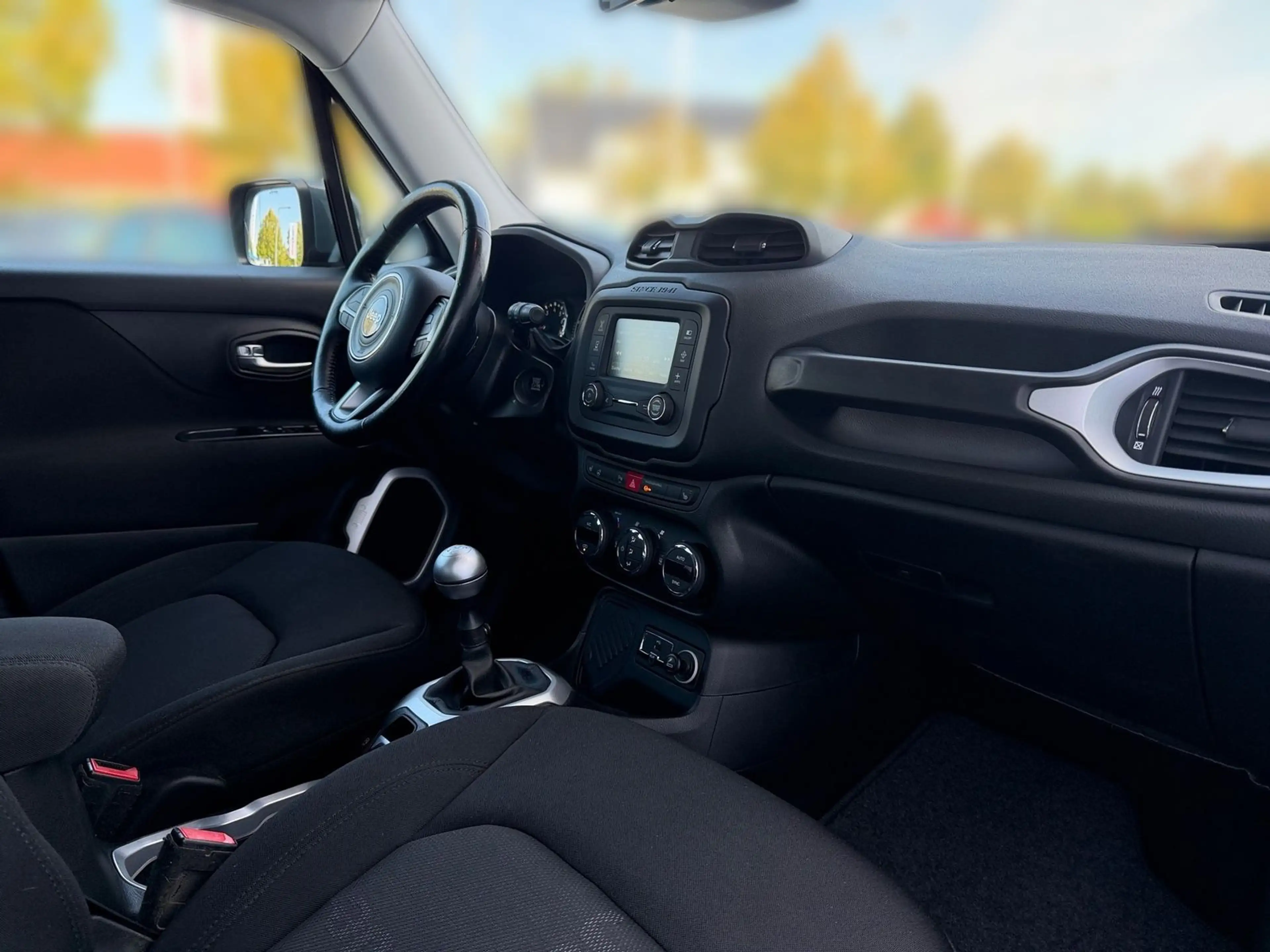 Jeep Renegade 1.6 Dawn Of Justice Navi AHK PDC USB — photo 14