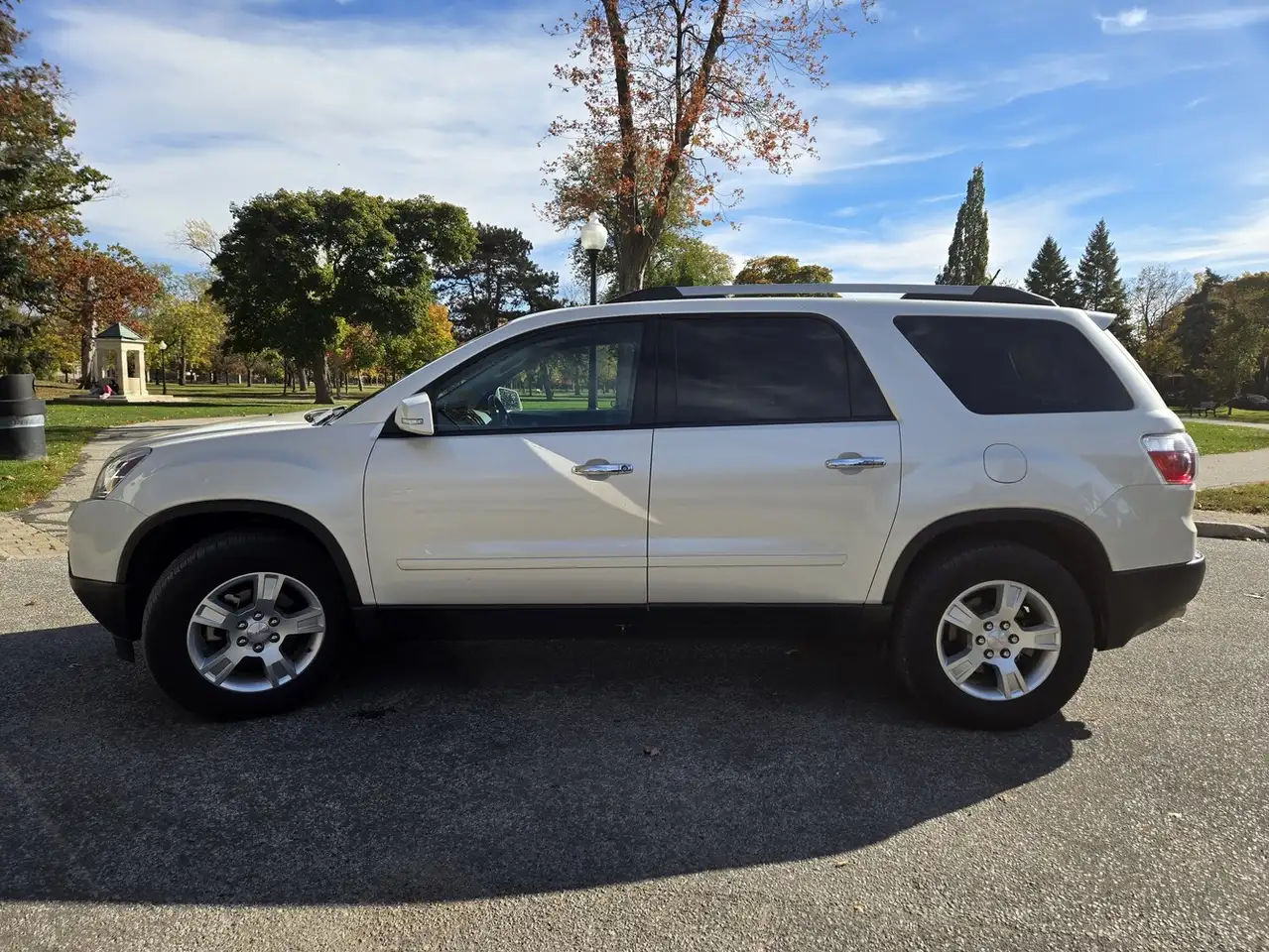 GMC Acadia снимка GMC Acadia