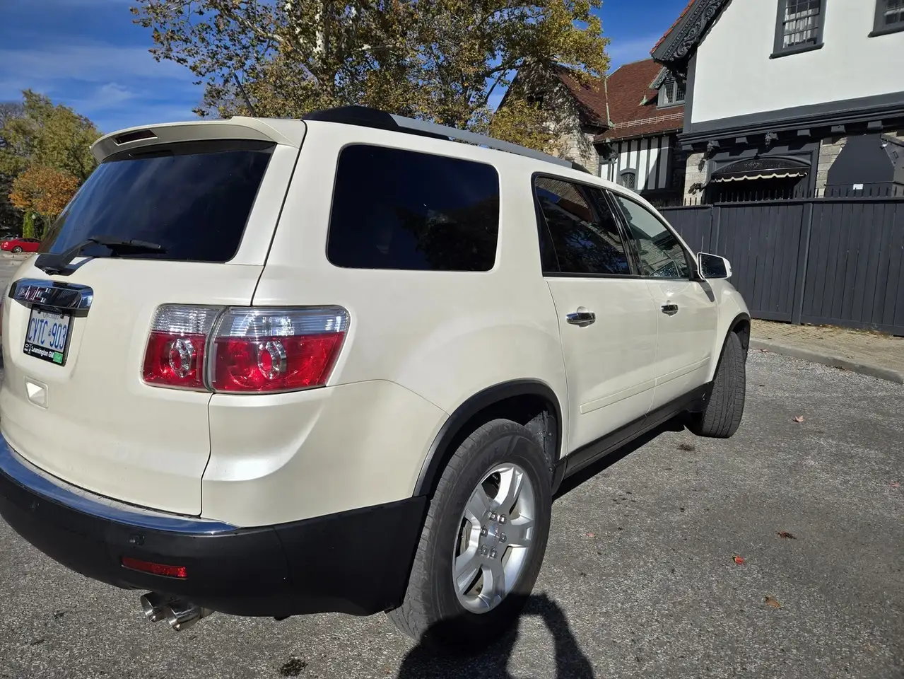 GMC Acadia снимка GMC Acadia