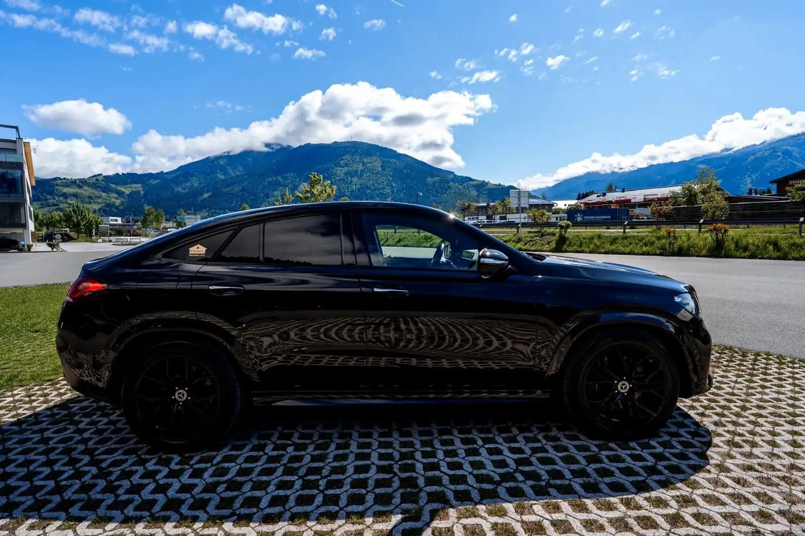 Mercedes-Benz GLE 350 de Coupe AMG Line 4Matic Schwarz - 2
