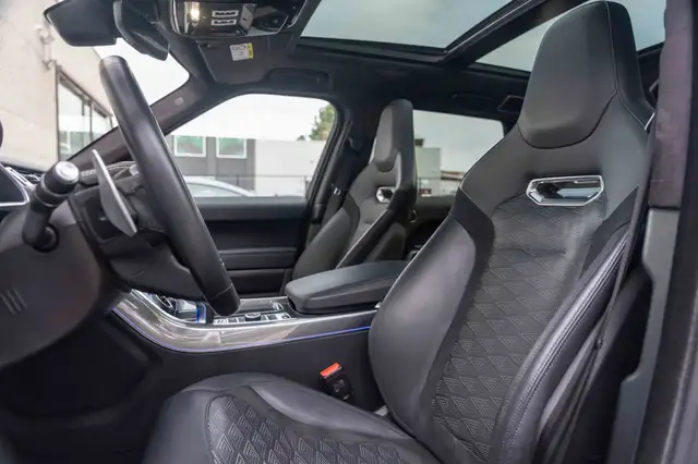 Land Rover Range Rover Sport view 11