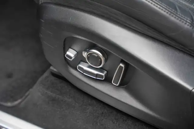 Land Rover Range Rover Sport view 13