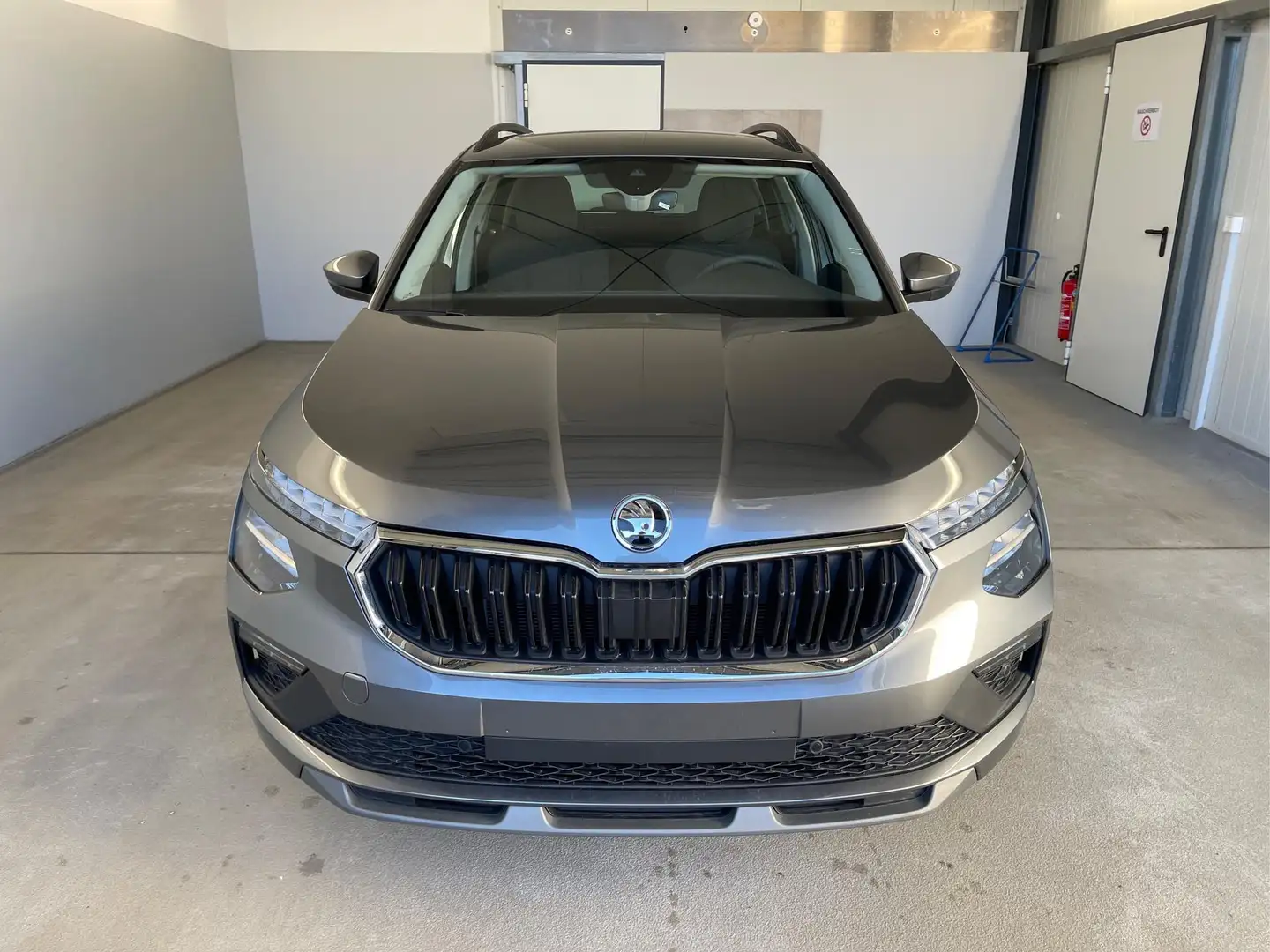 Skoda Kamiq Selection 1.0 TSI DSG AHK+Cam+Sitz-Lenkradheiz+... Grau - 2