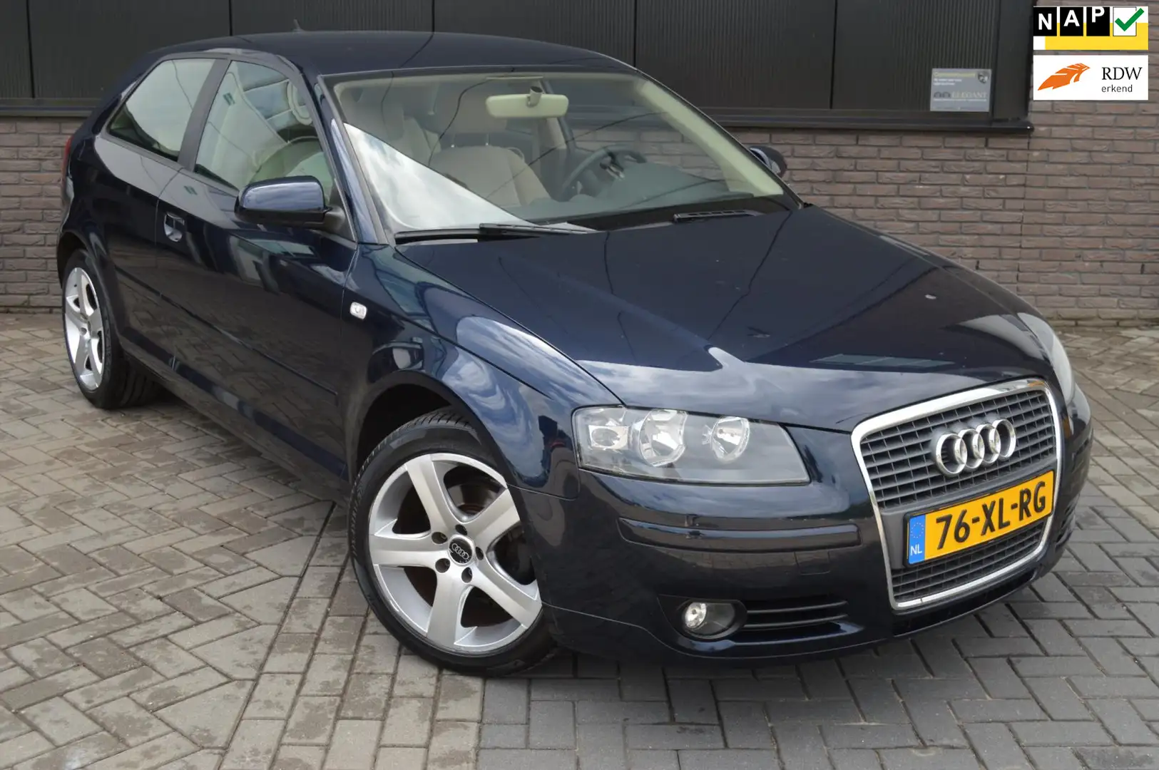 Audi A3 1.6 Attraction 2e eigenaar! NAVI| Climate| 17 INCH Синій - 1