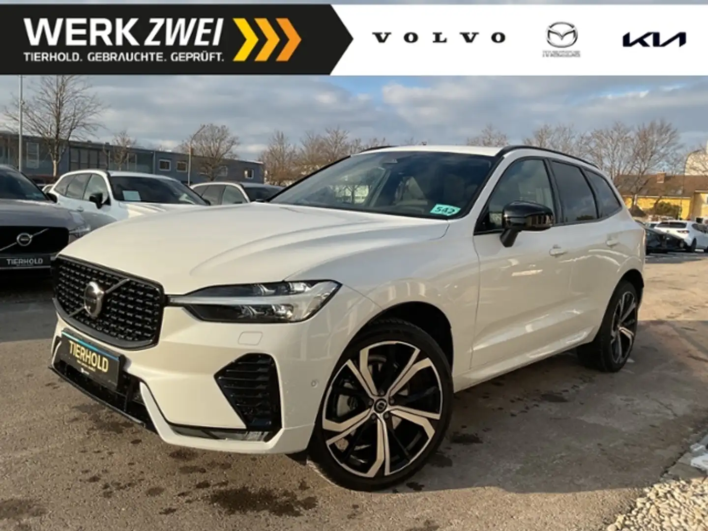 Volvo XC60 B4 Plus Dark 2WD ACC PANO Standhz Allwetter Weiß - 1