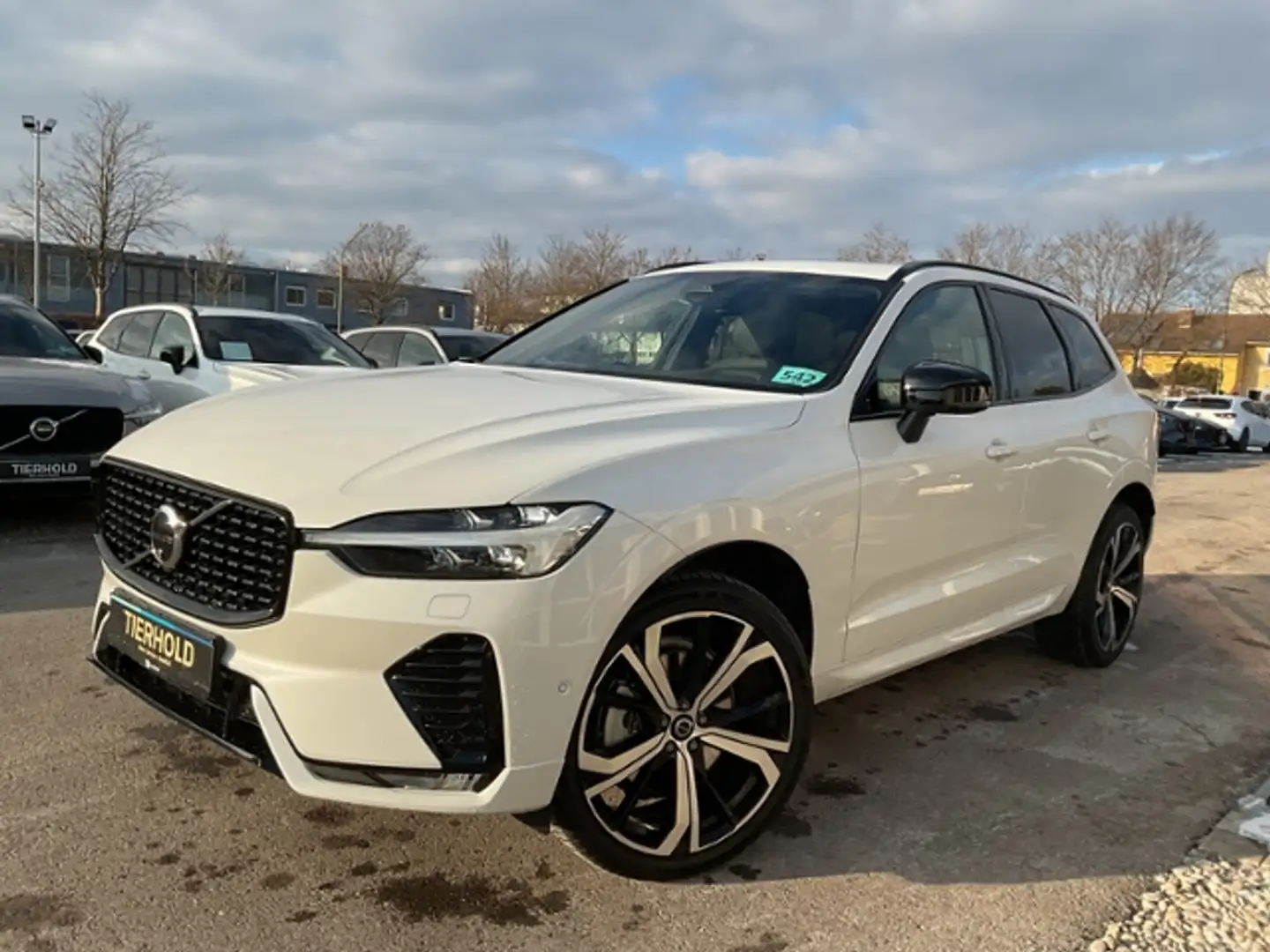 Volvo XC60 B4 Plus Dark 2WD ACC PANO Standhz Allwetter Weiß - 2