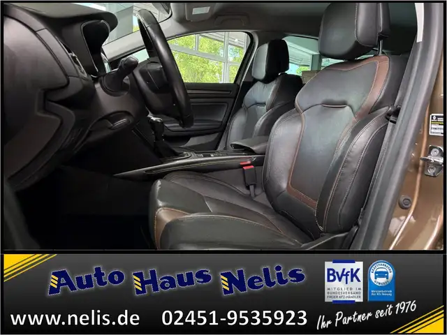 Renault Megane view 8