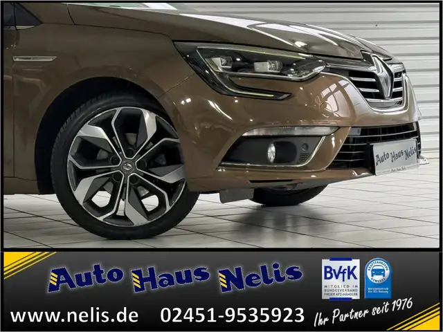 Renault Megane view 2