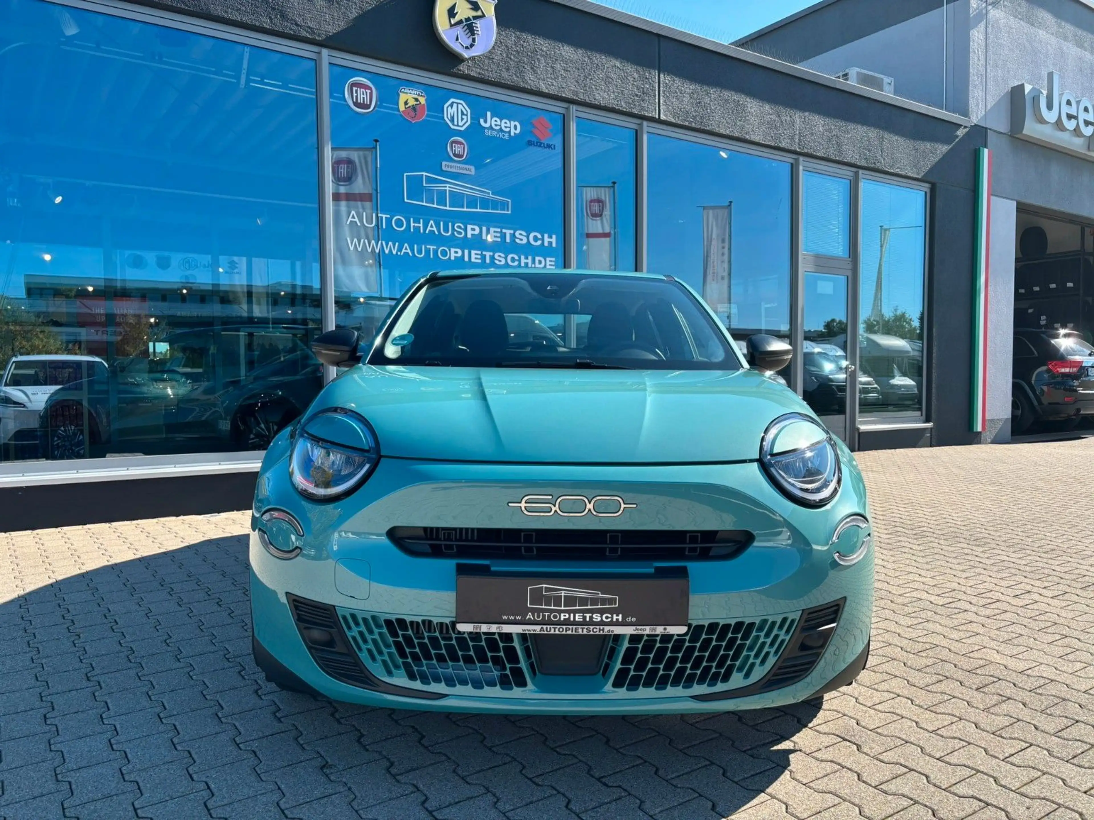 Fiat 600 Hybrid 125-Jahre-Edition — photo 2