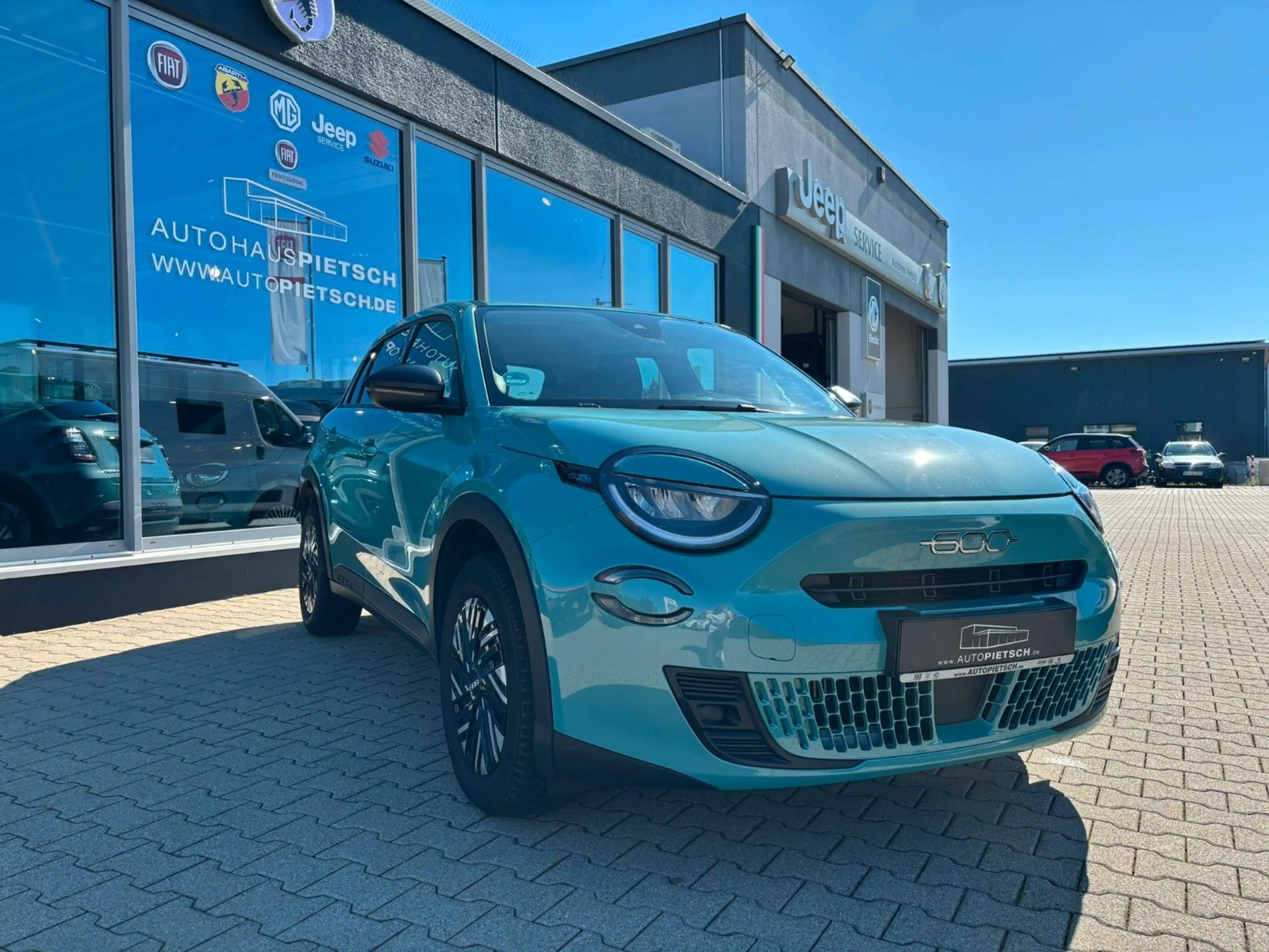 Fiat 600 Hybrid 125-Jahre-Edition — photo 3